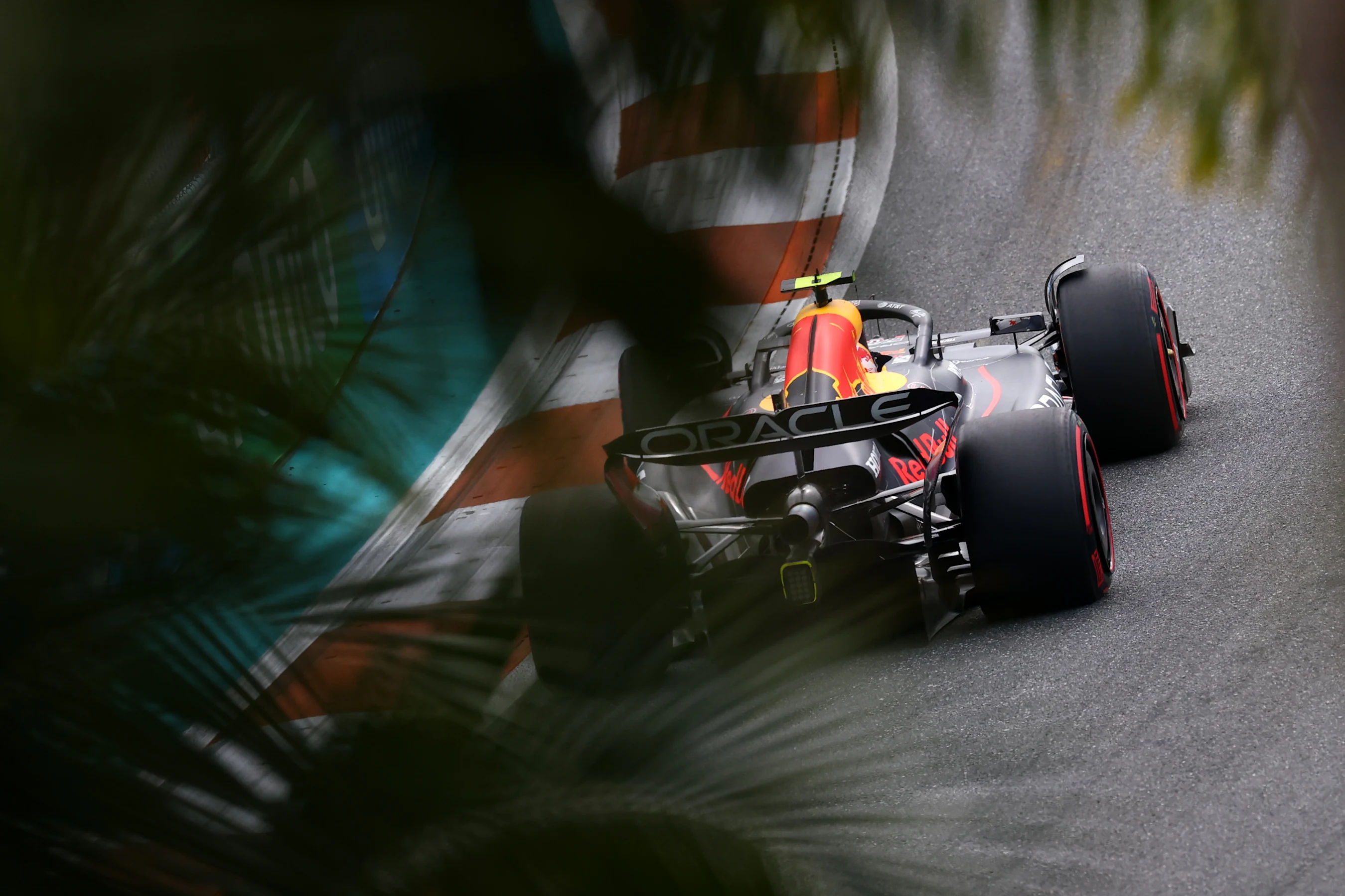 MIAMI, FLORIDA - MAY 03: Yuki Tsunoda of Japan driving the (22) Oracle Red Bull Racing RB21 on