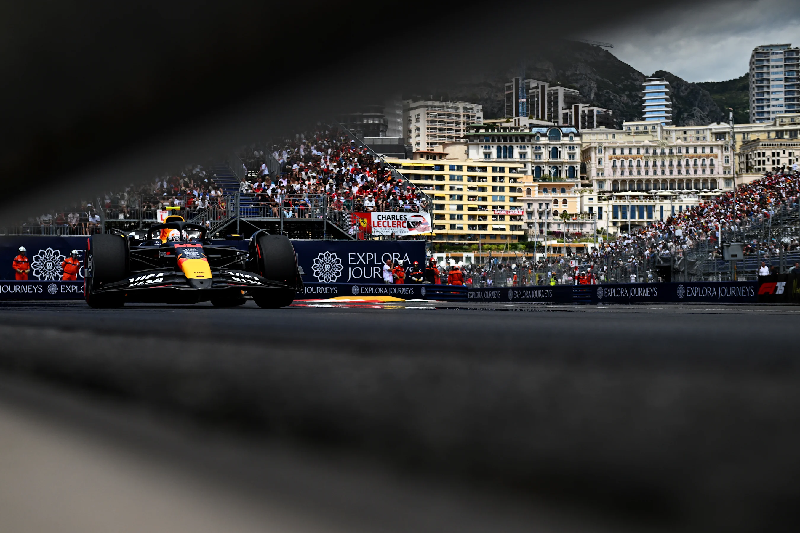 MONTE-CARLO, MONACO - MAY 23: Yuki Tsunoda of Japan driving the (22) Oracle Red Bull Racing RB21 on