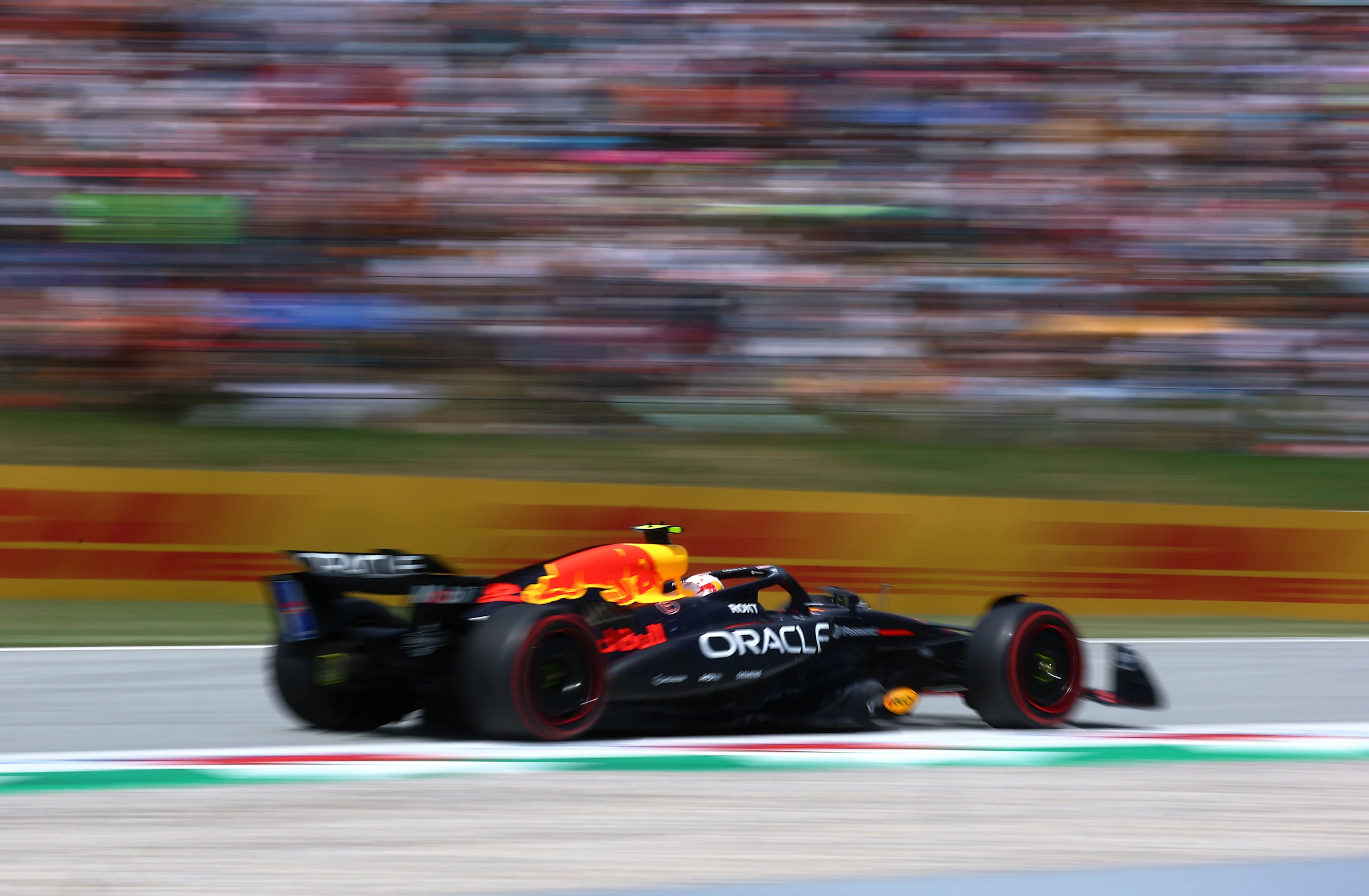 BARCELONA, SPAIN - JUNE 01: Yuki Tsunoda of Japan driving the (22) Oracle Red Bull Racing RB21 on