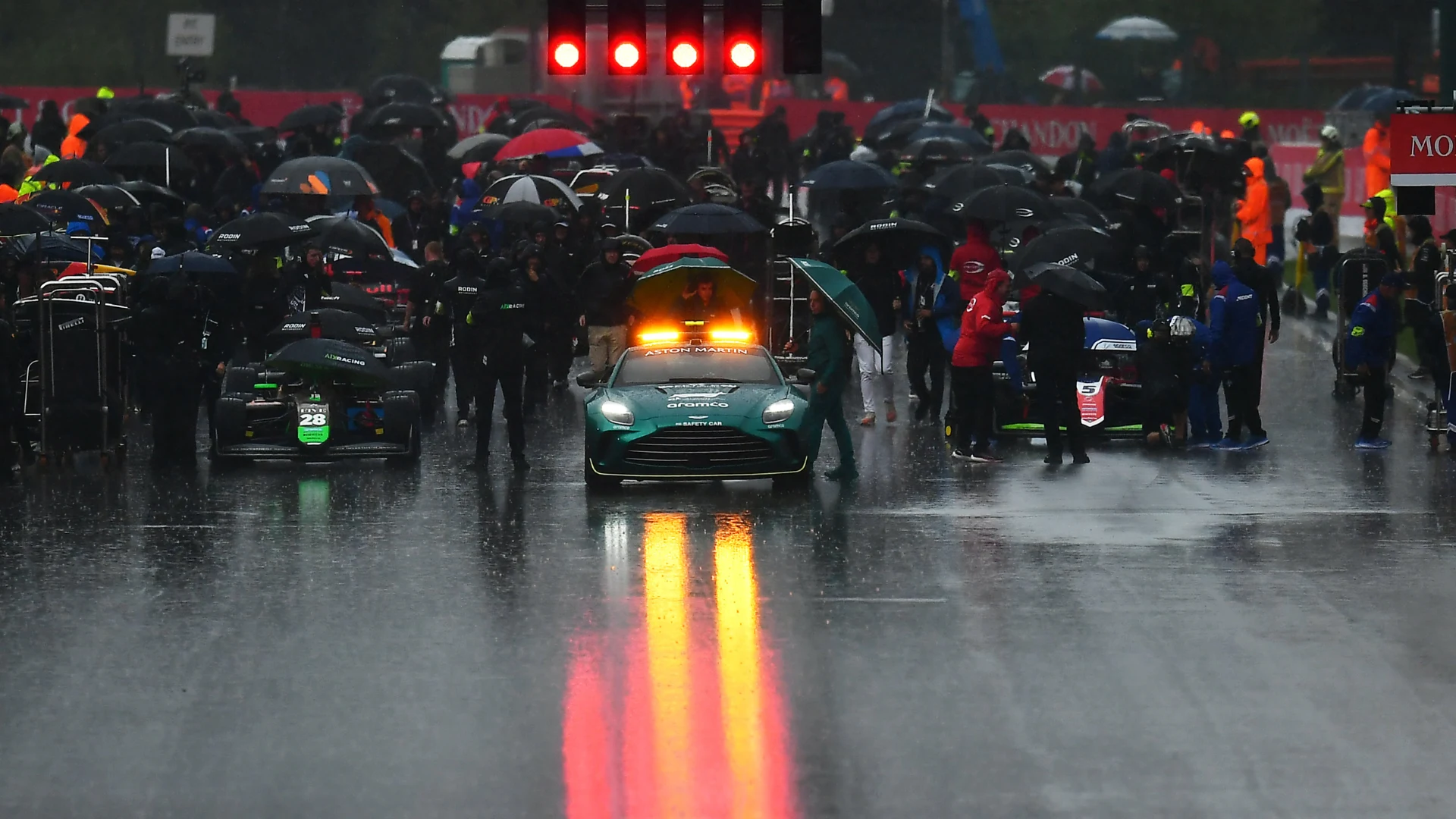 Feature Race red-flagged after adverse weather at Spa