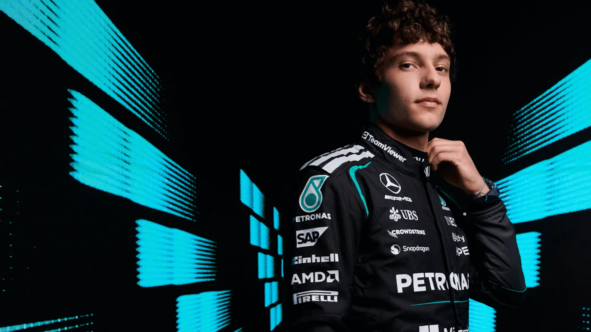 중국에서 첫 승리를 거둔 안토넬리가 오늘의 드라이버로 선정되었습니다.