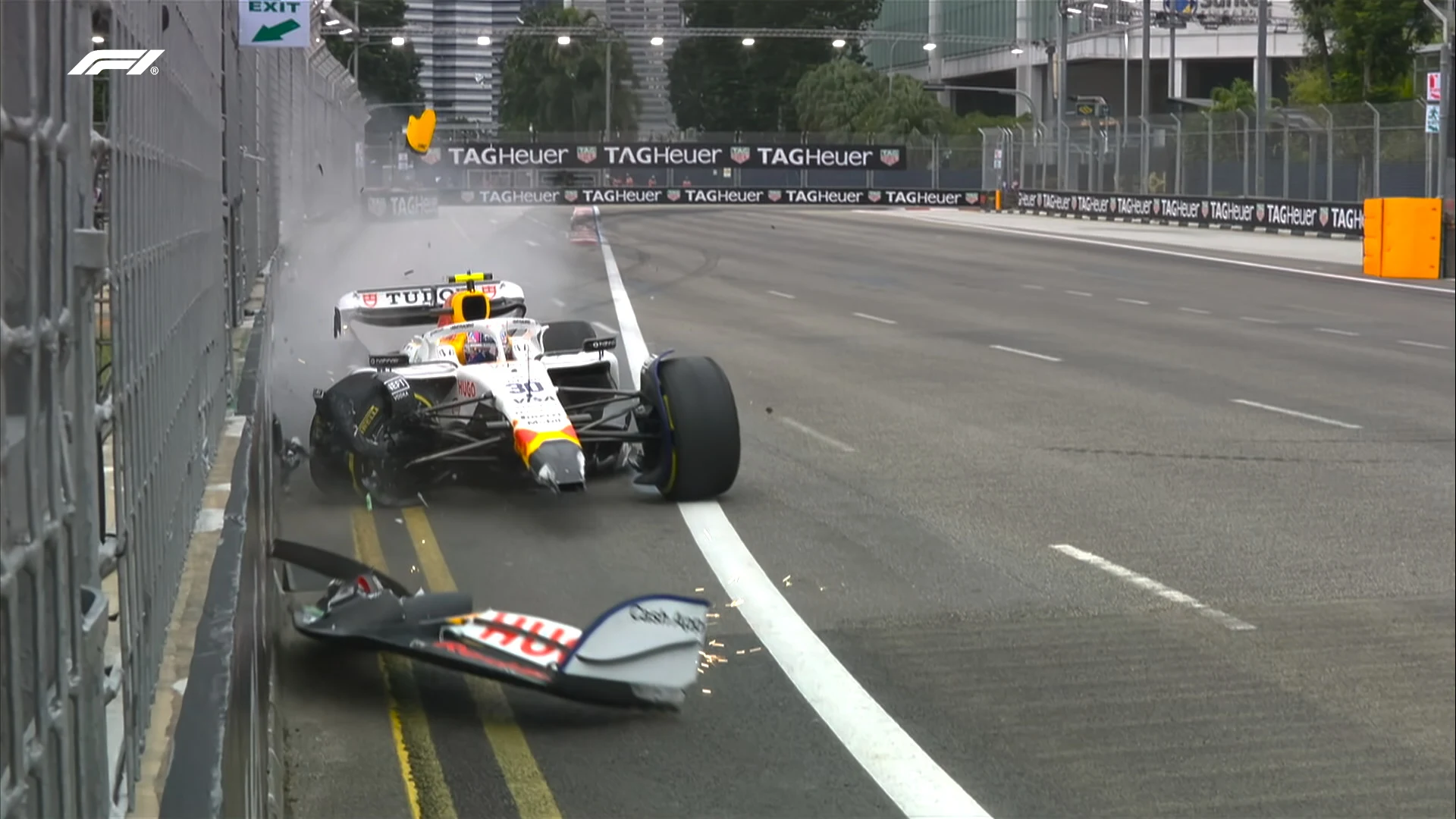 WATCH: Lawson suffers second Singapore crash with FP3 incident