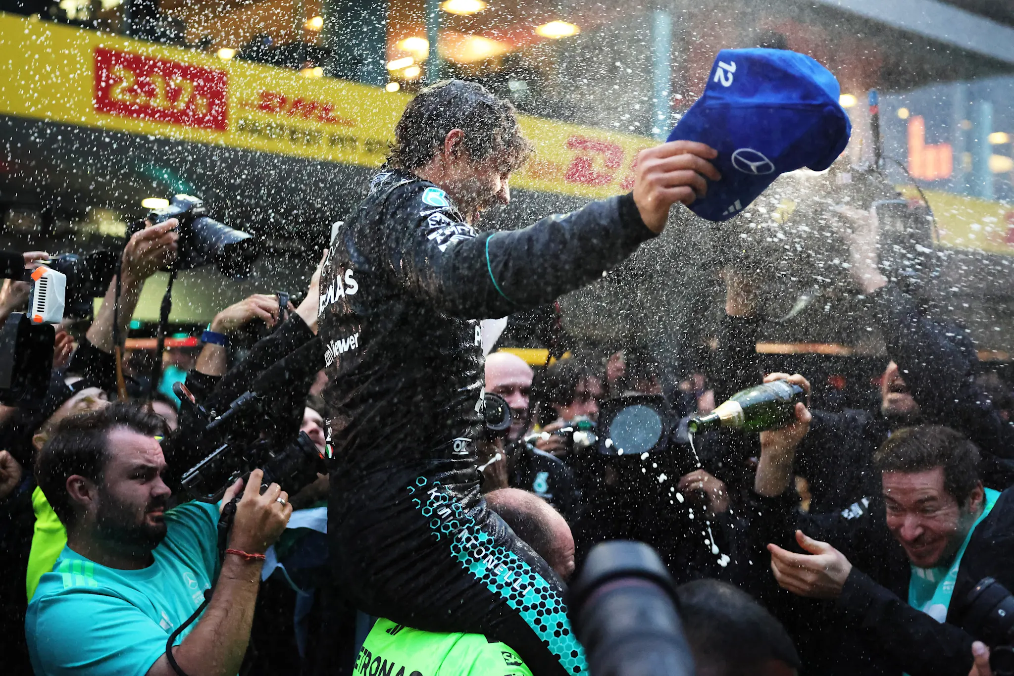 안토넬리의 중국 대회 우승 후 F1 베팅 시장이 반응했습니다.