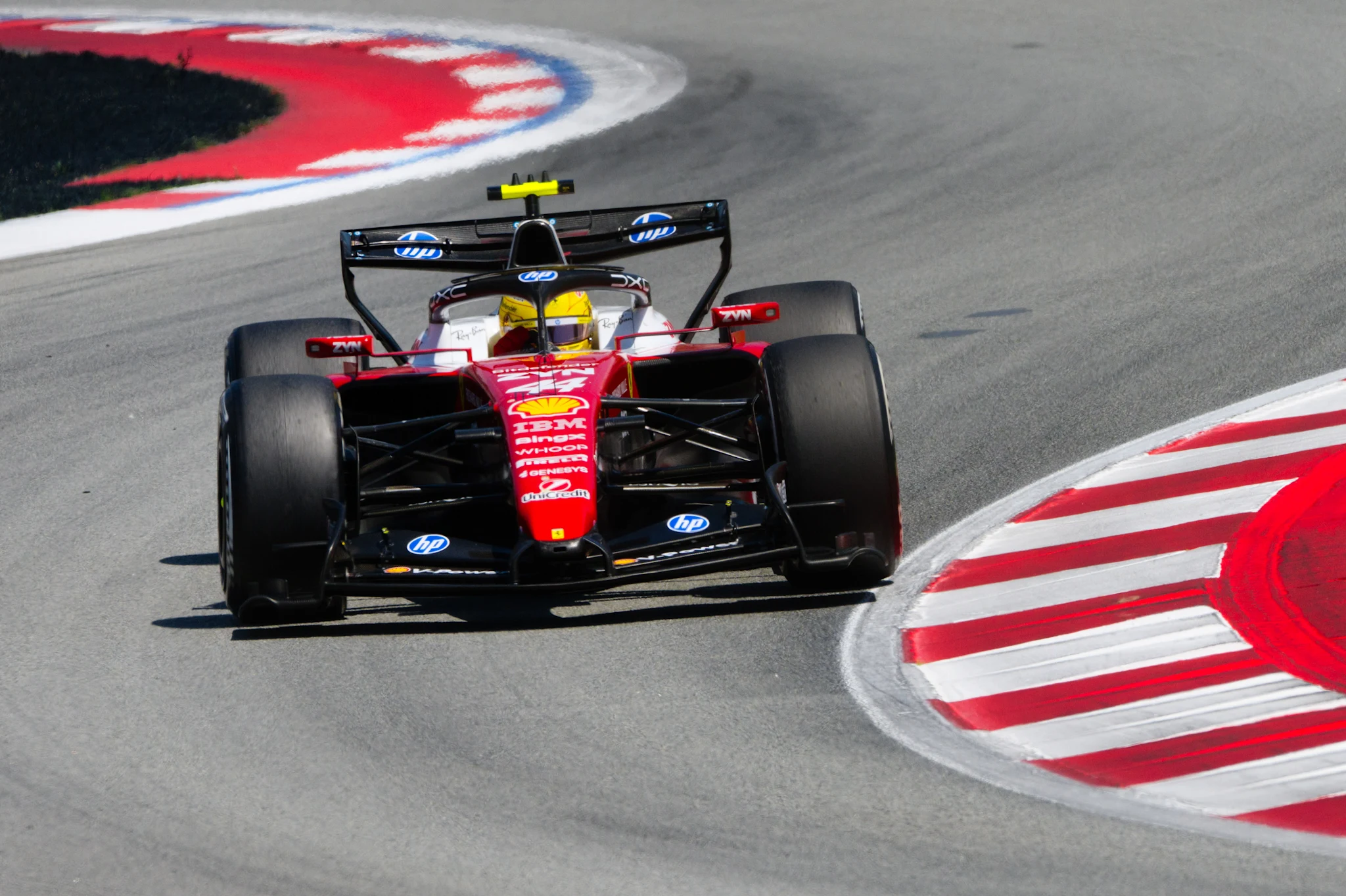 Hamilton turns back time with a Barcelona masterclass