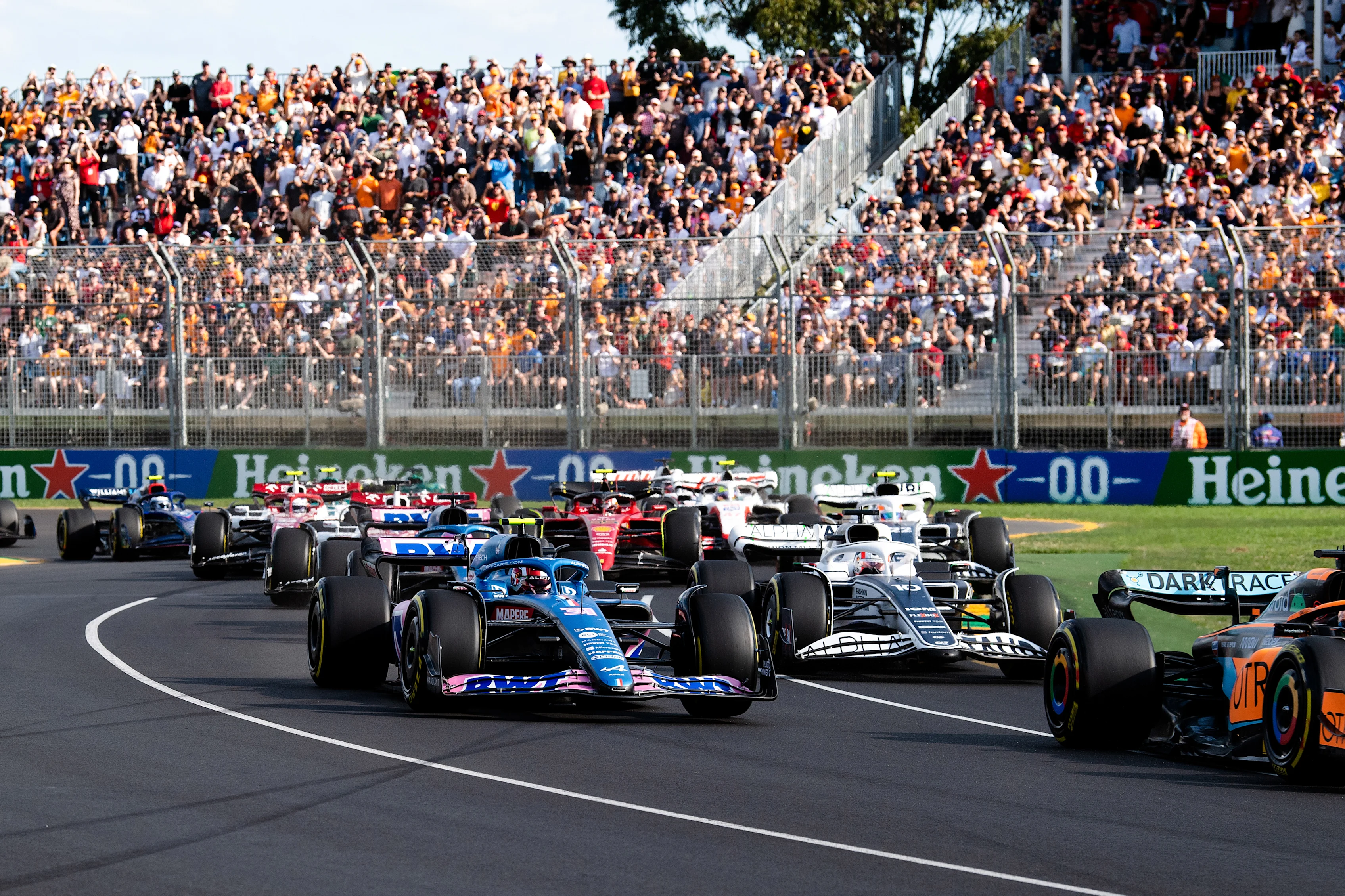 australia-travelling-by-bus