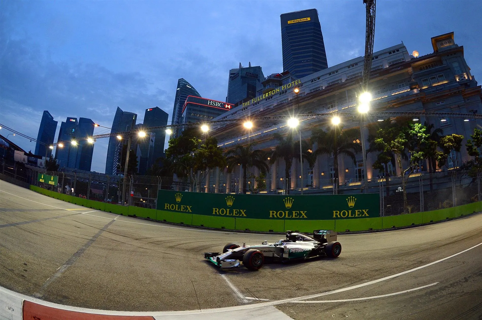 Lewis Hamilton (GBR) Mercedes AMG F1 W05. Formula One World Championship, Rd14, Singapore Grand Prix, Marina Bay Street Circuit, Singapore, Qualifying, Saturday, 20 September 2014 © Sutton Images. No reproduction without permission