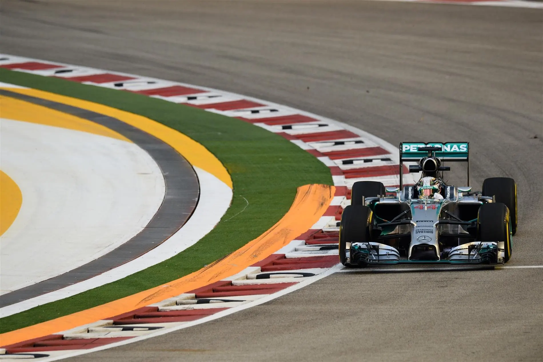 Lewis Hamilton (GBR) Mercedes AMG F1 W05. Formula One World Championship, Rd14, Singapore Grand Prix, Marina Bay Street Circuit, Singapore, Practice, Friday, 19 September 2014