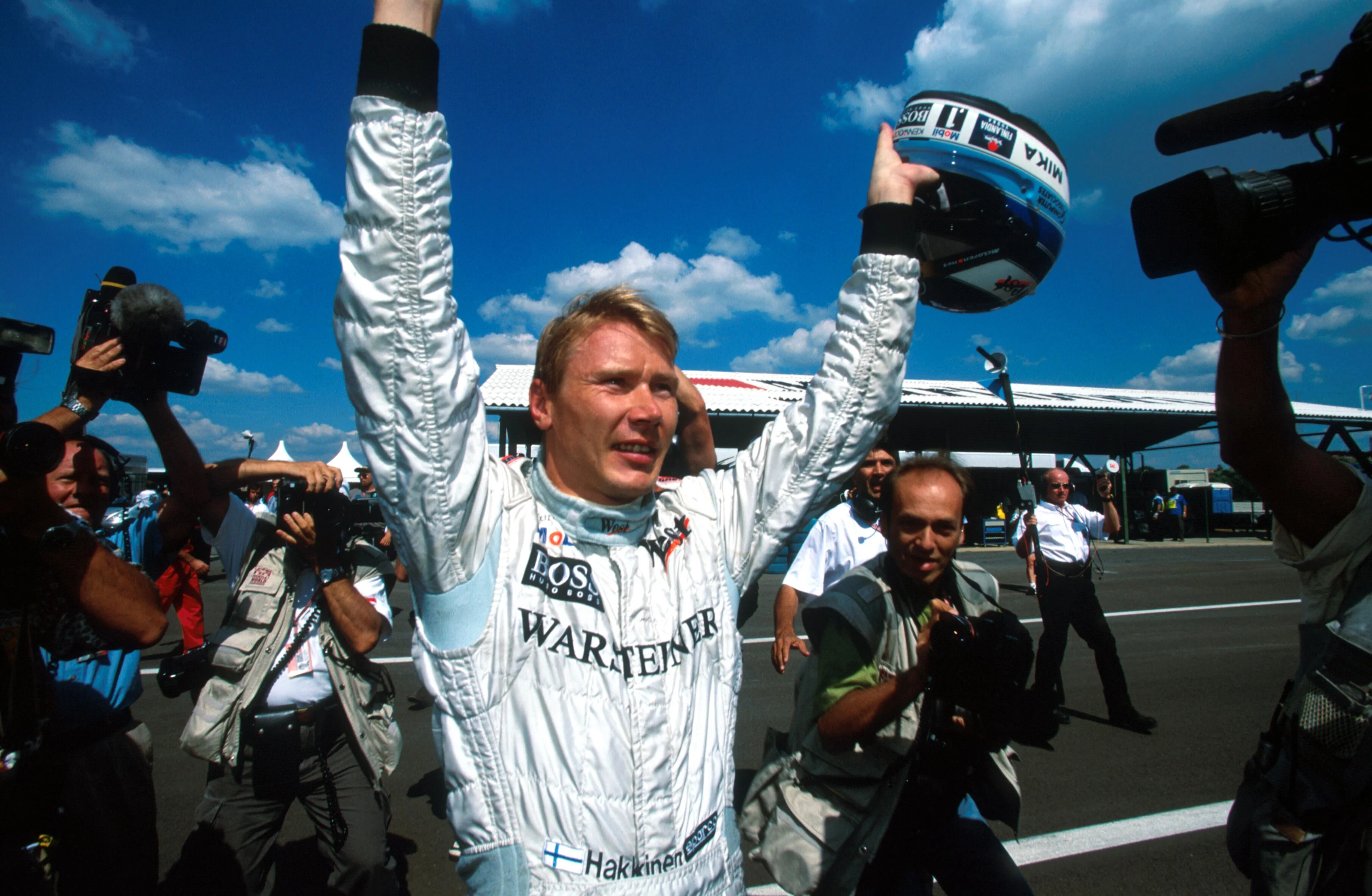 Winner Mika Hakkinen(FIN) Mclaren MP4-14\r\nHungarian GP, Hungaroring, 15 August 1999