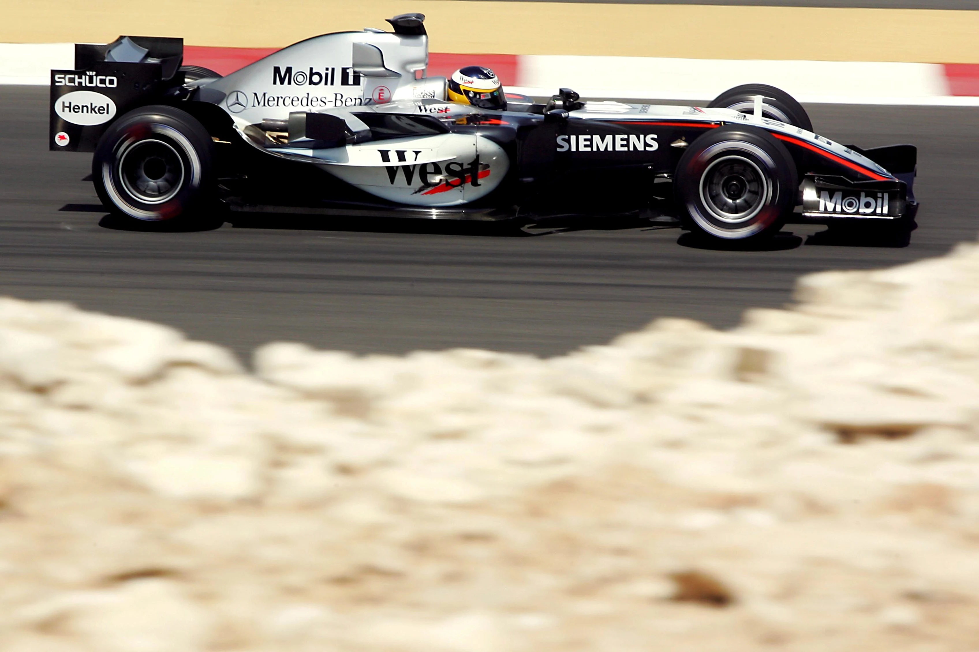 Pedro de la Rosa (ESP) McLaren Mercedes MP4/20.
Formula One World Championship, Rd3, Bahrain Grand Prix, First Qualifying, Bahrain International Circuit, Bahrain, 2 April 2005.
