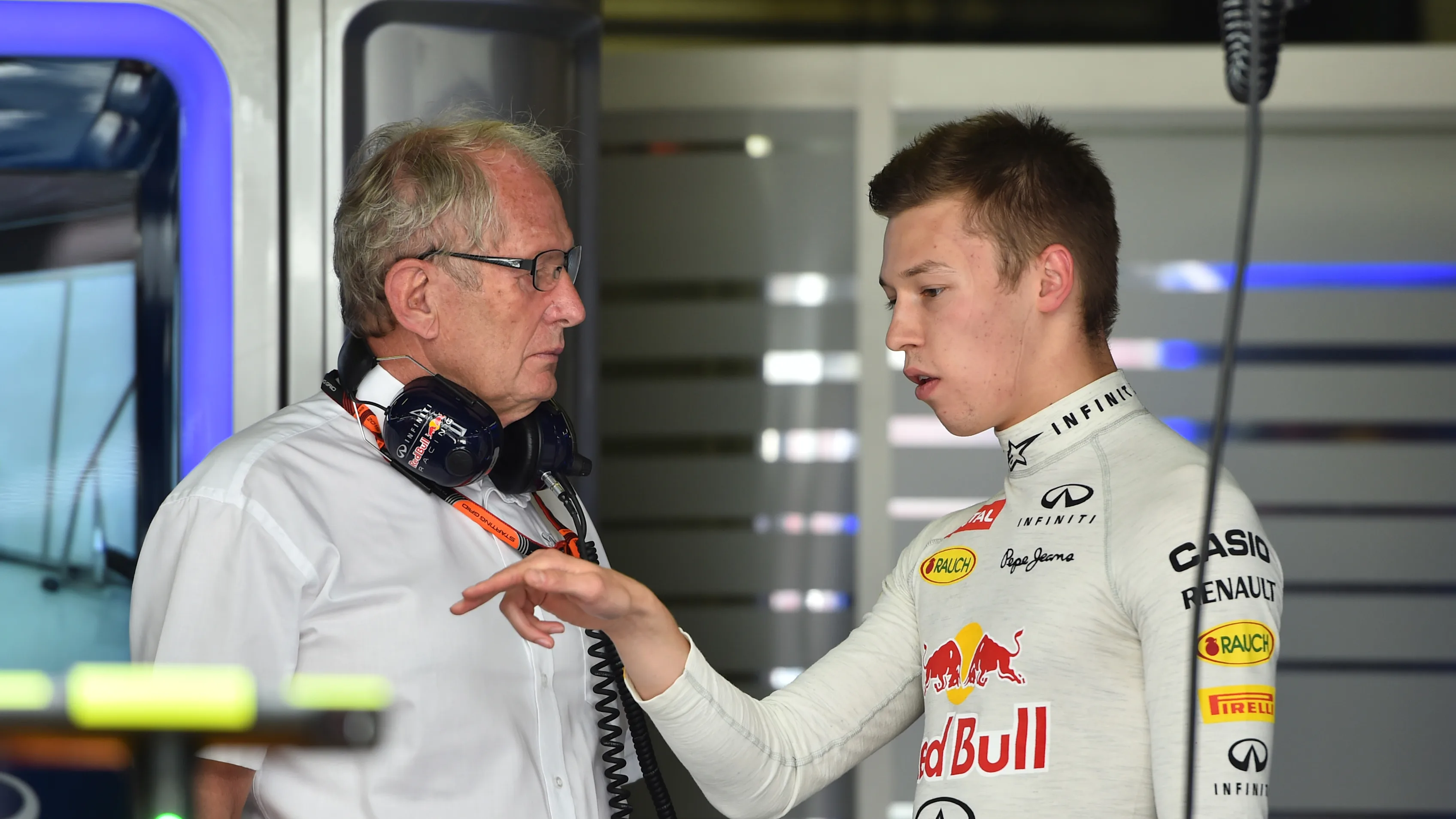 www.sutton-images.com
Daniil Kvyat (RUS) Red Bull Racing talks with Dr Helmut Marko (AUT) Red Bull