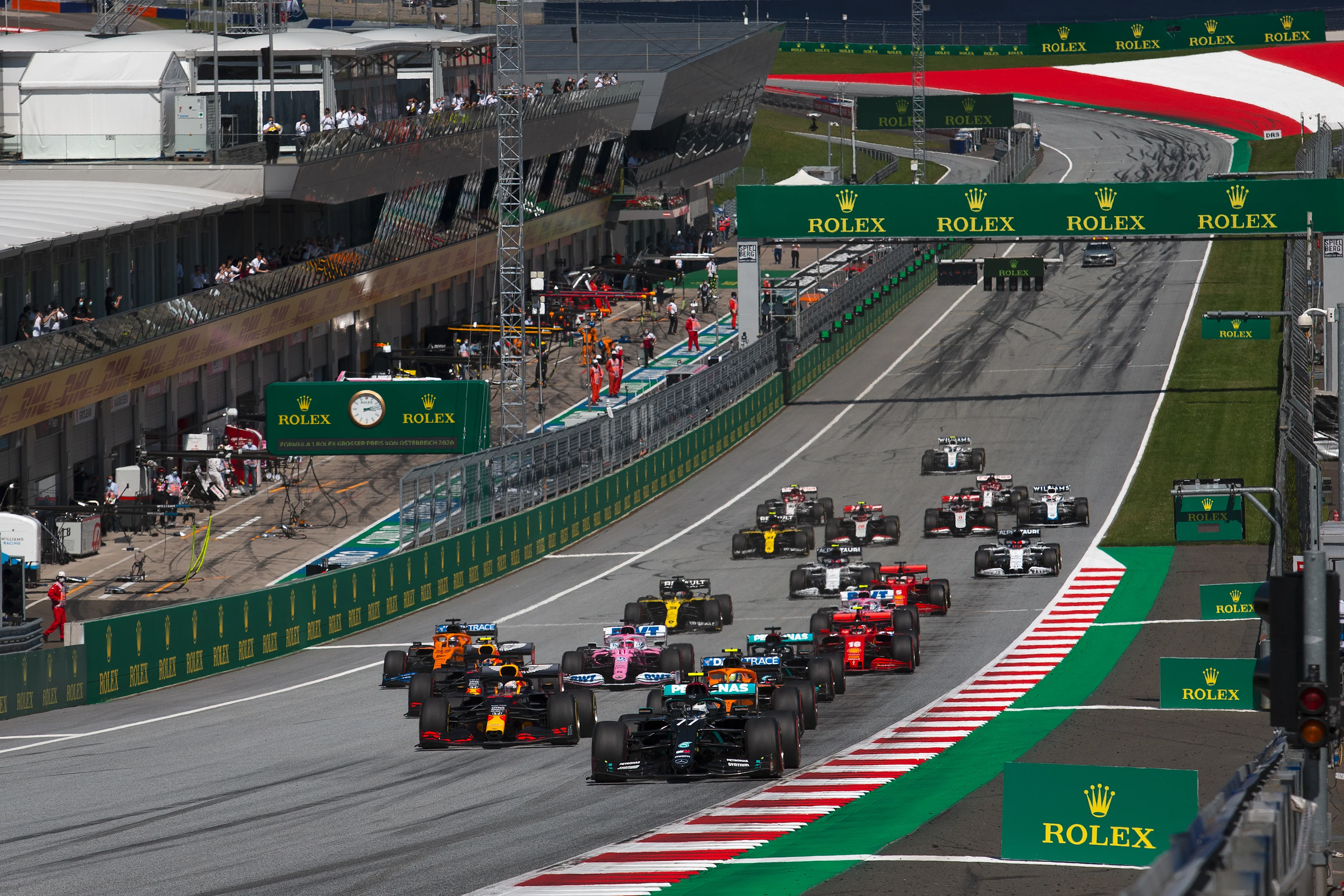 VALTTERI BOTTAS (FIN) MERCEDES AMG F1 W11 LEADS AT THE START OF THE