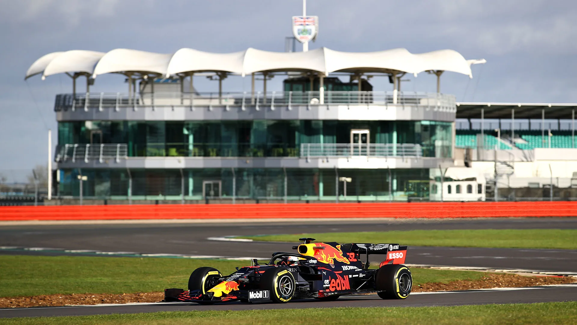 GettyImages-1252422850.jpg