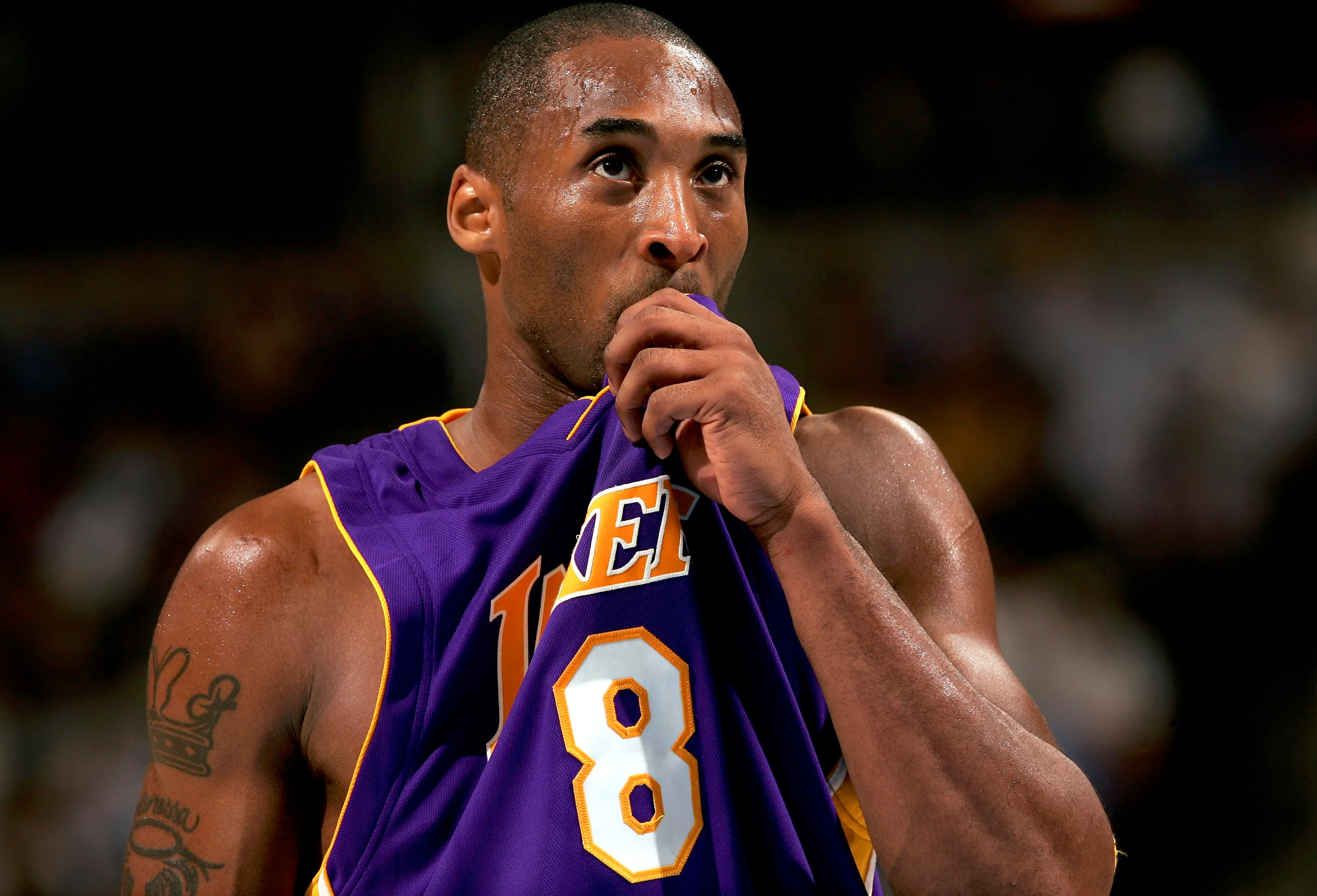 DENVER - NOVEMBER 2: Kobe Bryant #8 of the Los Angeles Lakers prepares to take a free throw