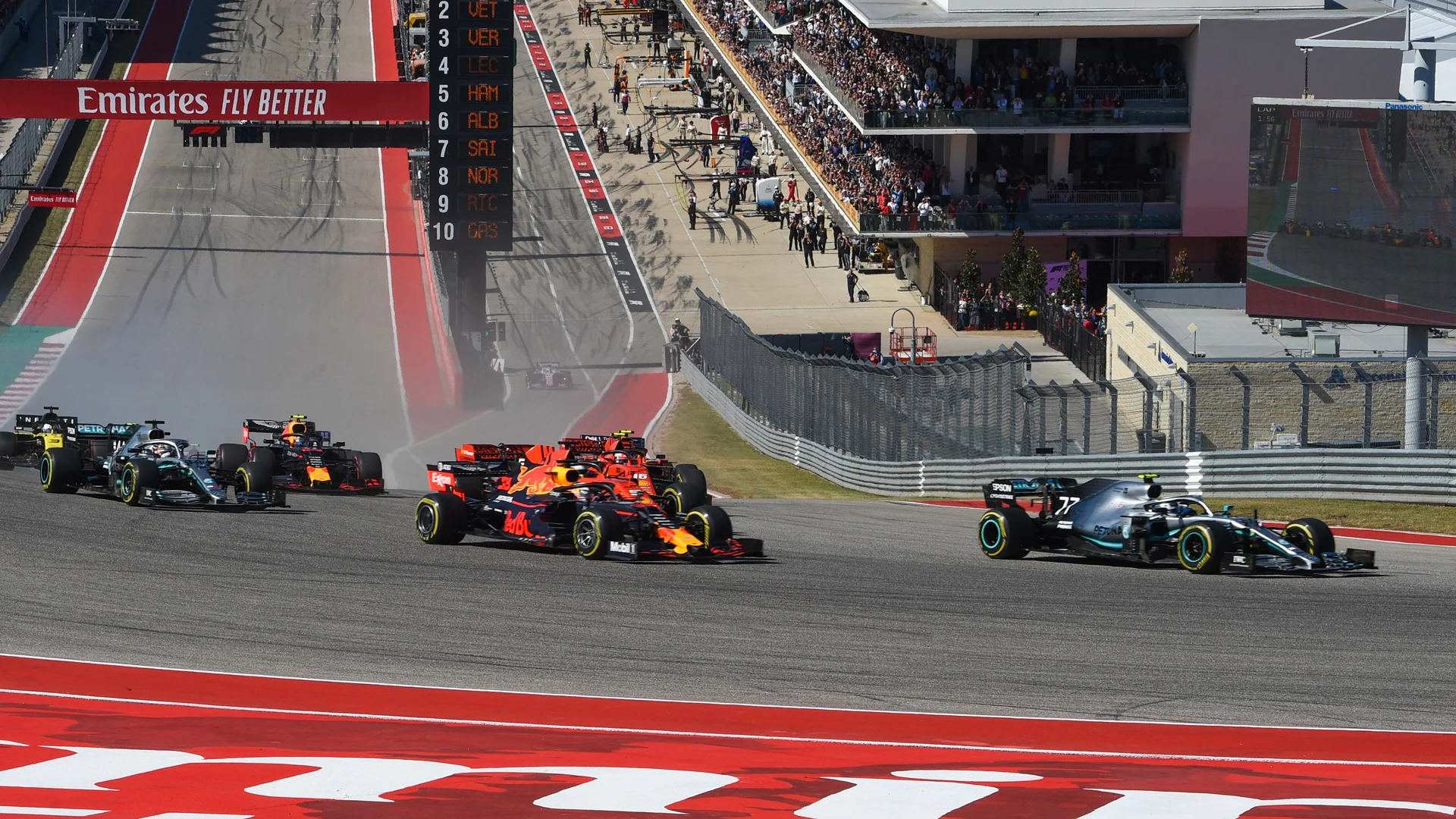 AUSTIN, TX - NOVEMBER 03: Mercedes AMG Petronas Motorsport driver Valtteri Bottas (77) of Finland