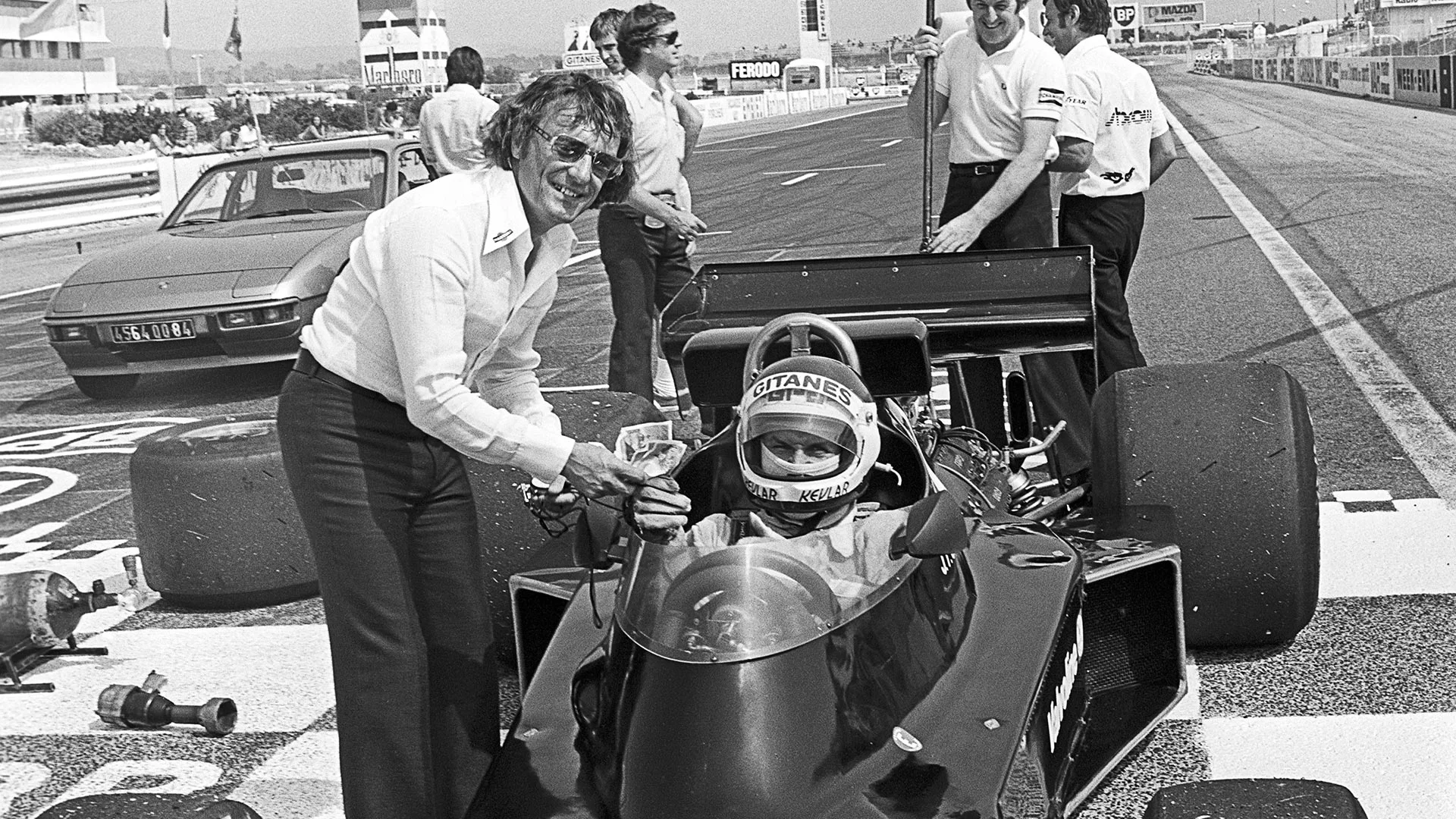 Bernie Ecclestone, Jean-Pierre Jarier, Shadow-Ford DN5B OR Shadow-Ford DN8, Grand Prix of France,