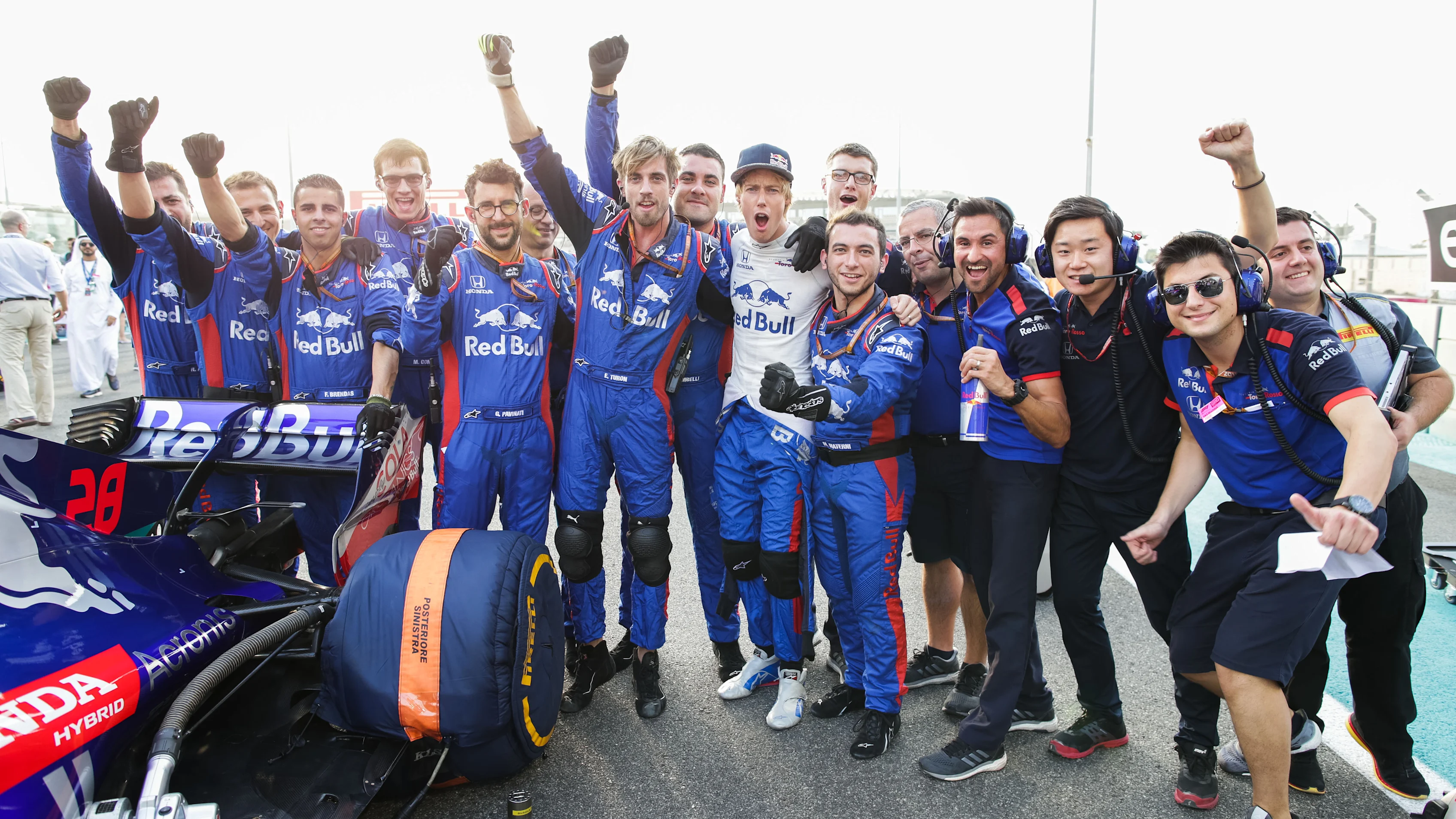 ABU DHABI, UNITED ARAB EMIRATES - NOVEMBER 25: Brendon Hartley of Scuderia Toro Rosso and New