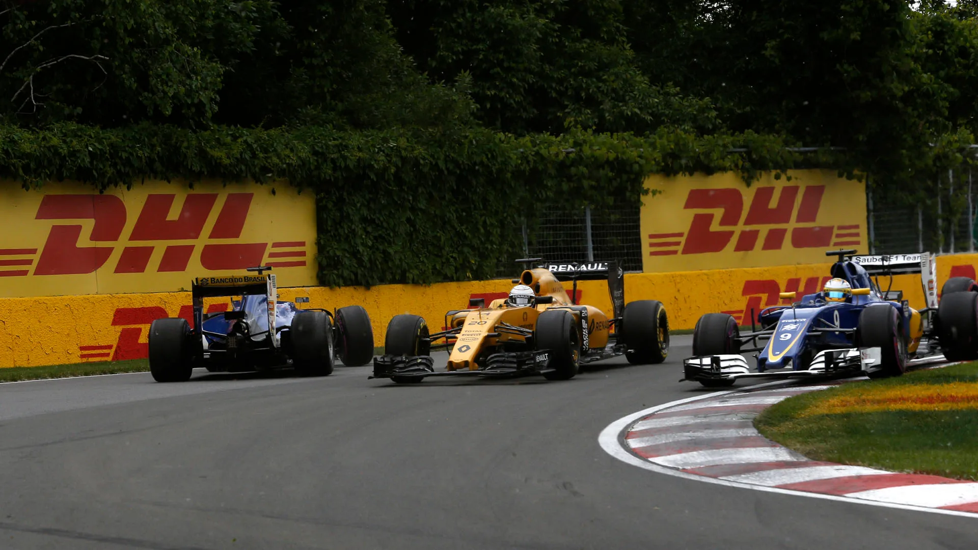 www.sutton-images.com Felipe Nasr (BRA) Sauber C35 spins at the start of the race at Formula One