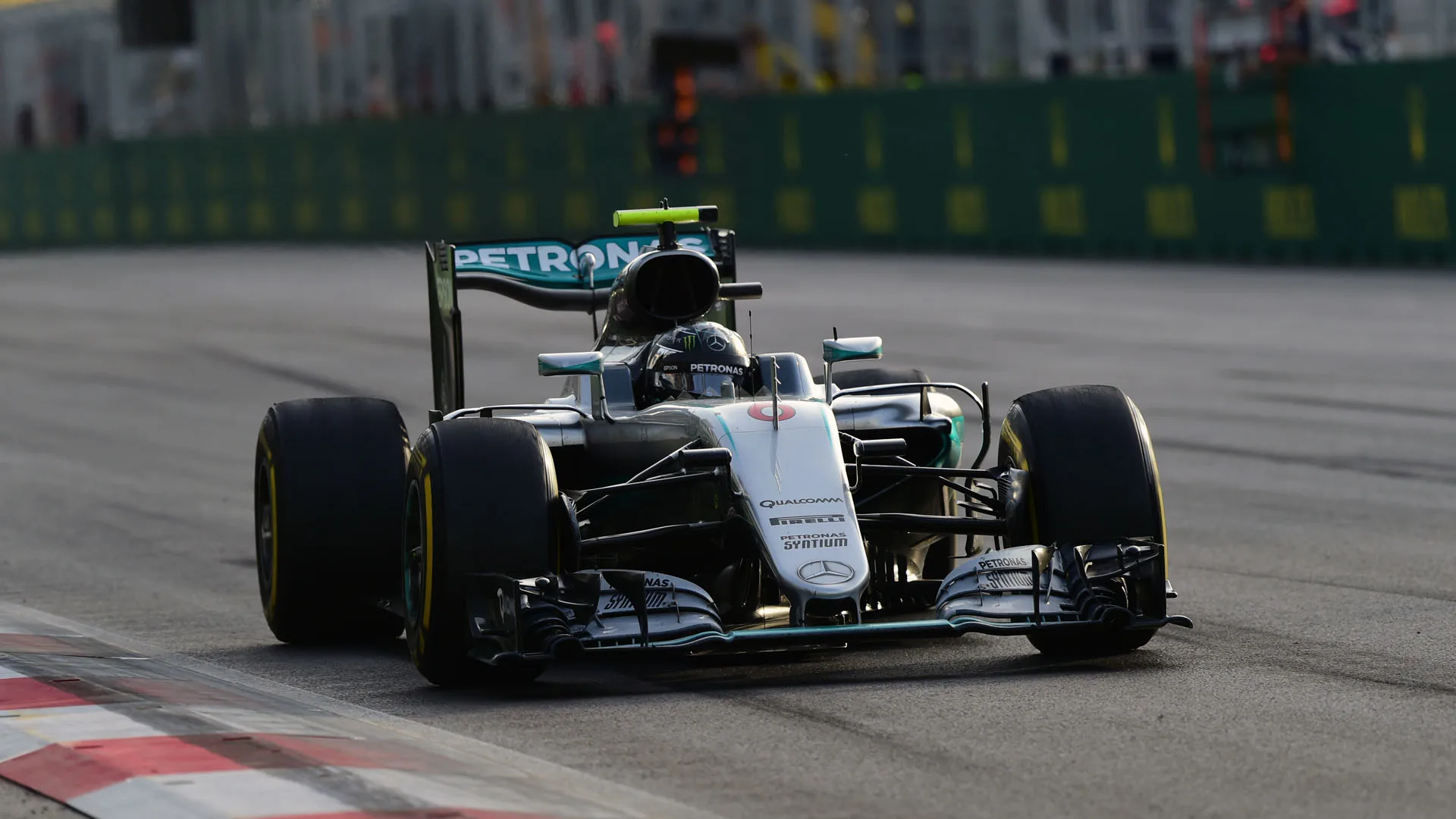 www.sutton-images.com

Nico Rosberg (GER) Mercedes-Benz F1 W07 Hybrid at Formula One World