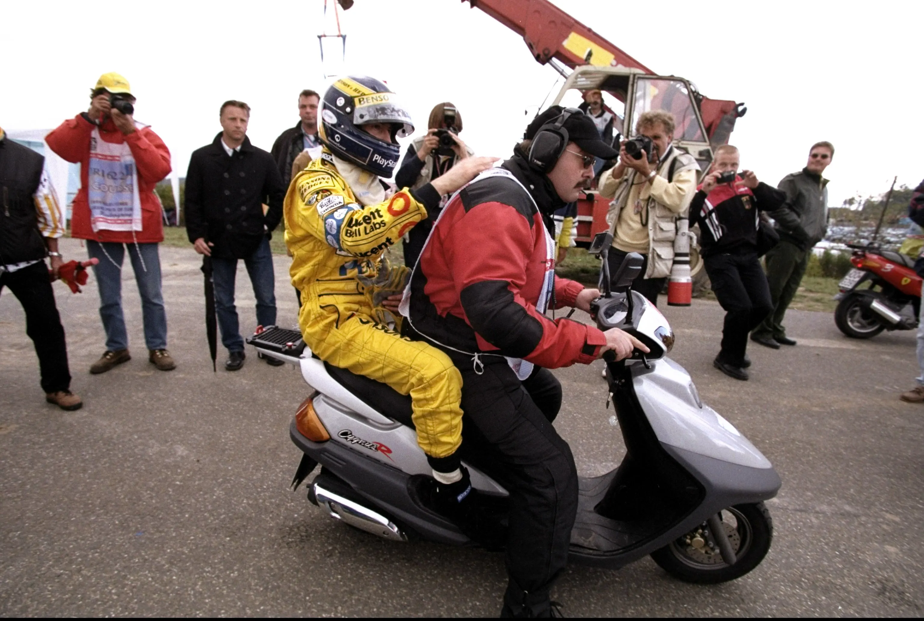 26 Sep 1999: Heinz Harald Frentzen of Germany and Jordan suffers engine failure while leading and