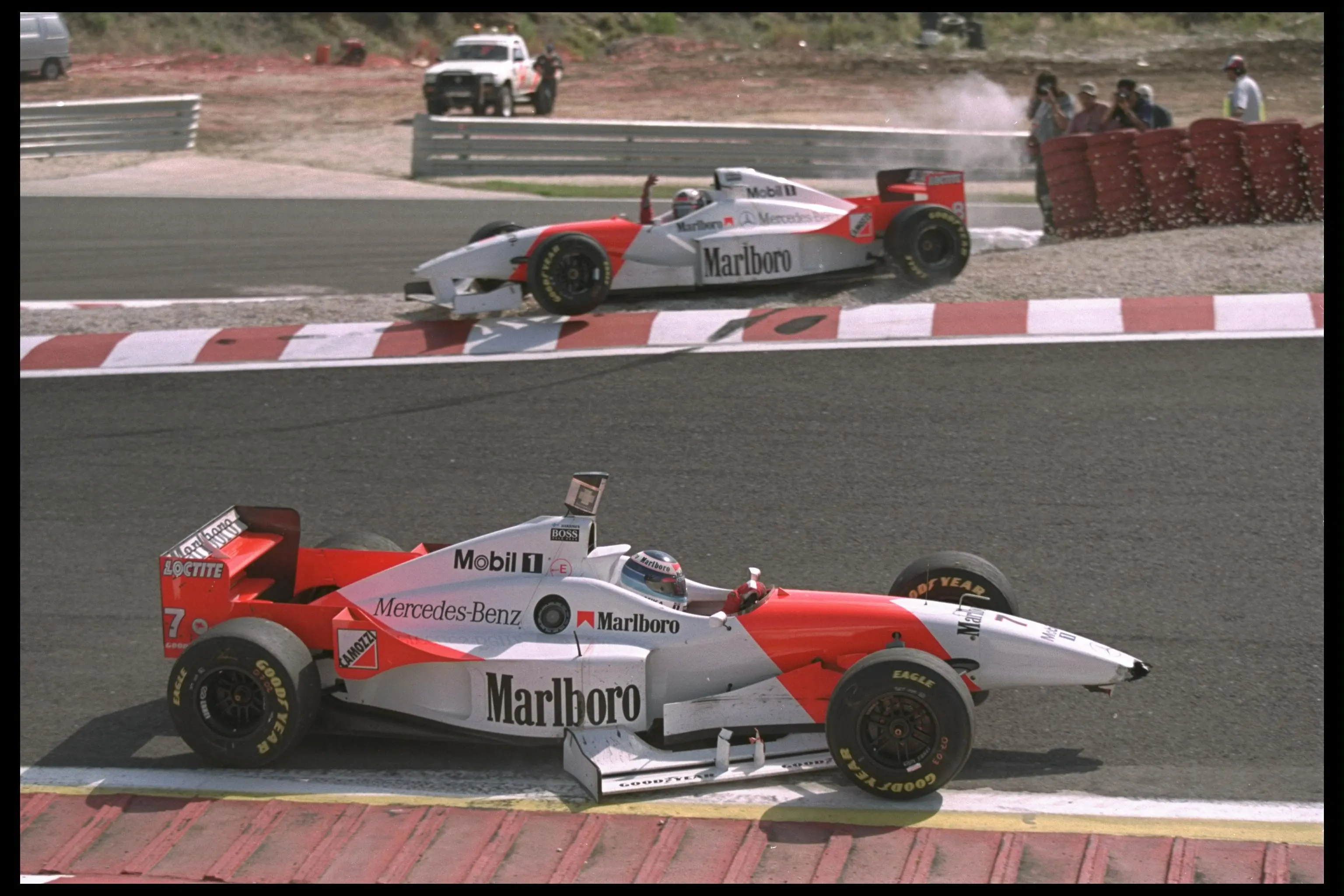 22 Sep 1996: Mika Hakkinen of Finland and David Couthard of Great Britain, both of the McLaren
