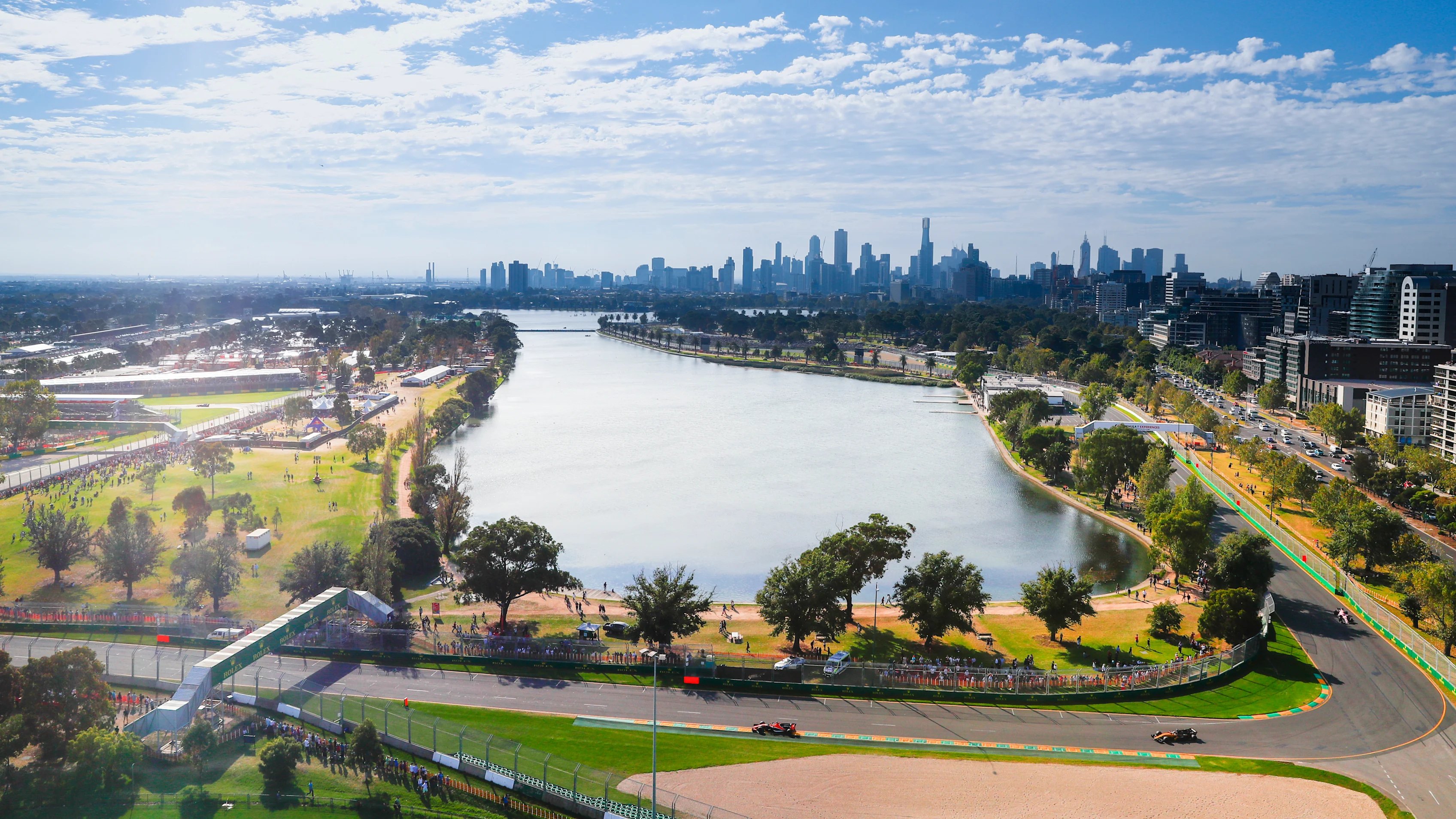 Albert Park, Melbourne, Australia.
Sunday 26 March 2017.
The drivers on the parade lap as seen from