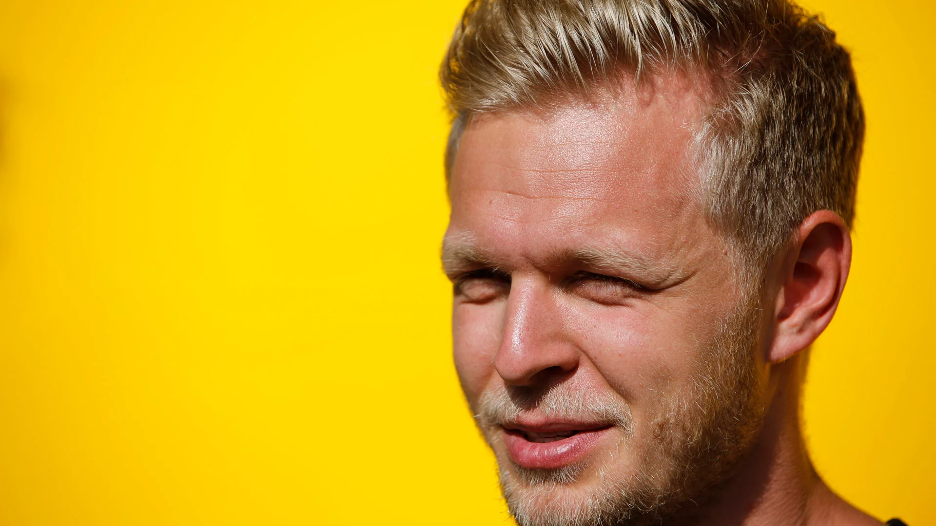 www.sutton-images.com Kevin Magnussen (DEN) Renault Sport F1 Team at Formula One World