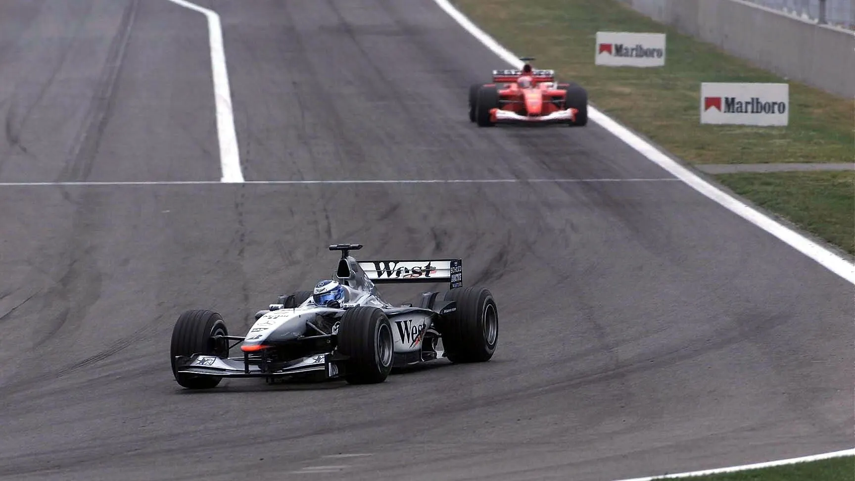 Hakkinen jumped ahead of Schumacher in the final round pit stops. Spanish Grand Prix, Barcelona 29 April 2001.
© Sutton Motorsport Images