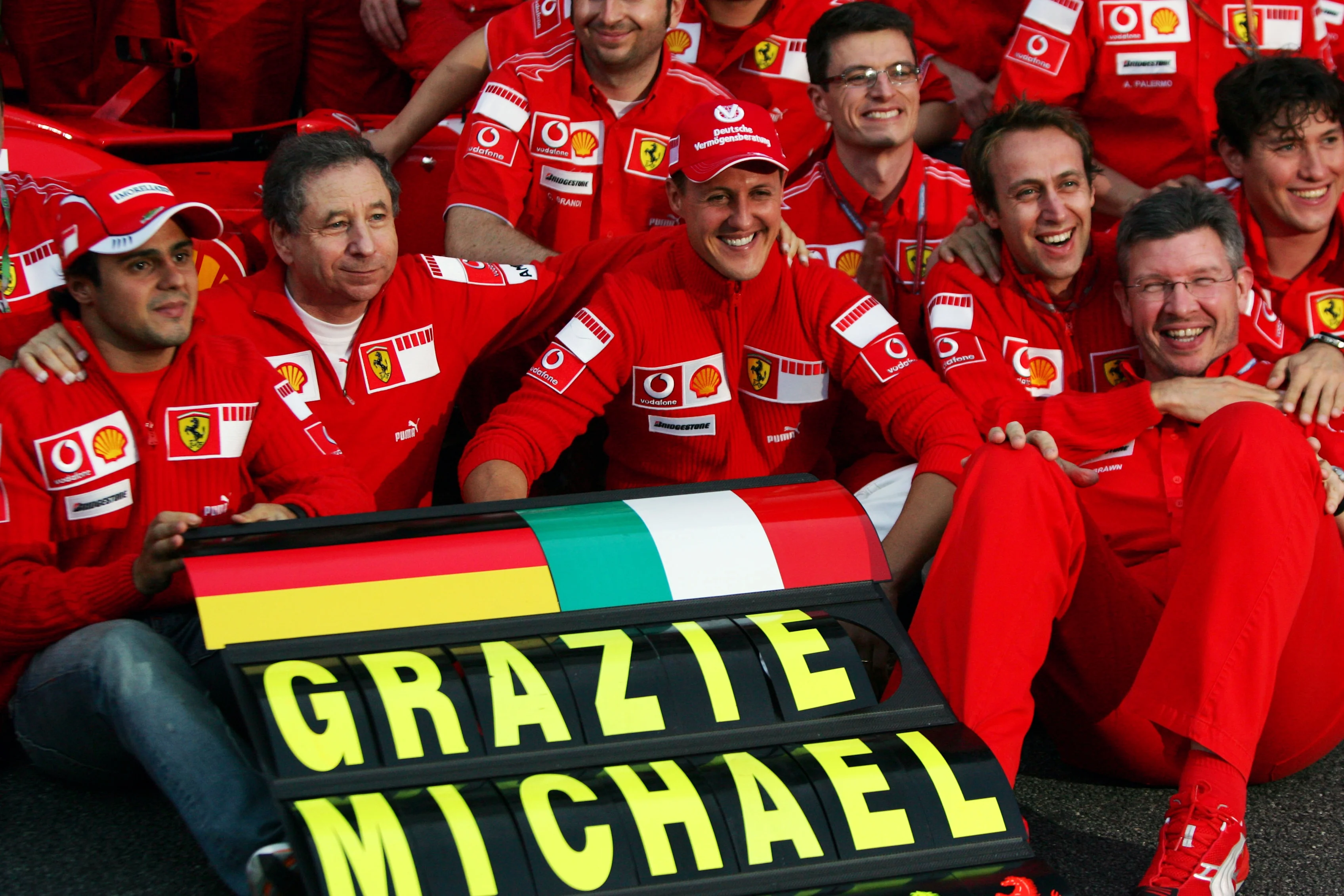 Ferrari celebrate the final race for Michael Schumacher (GER) Ferrari.
Formula One World Championship, Rd 18, Brazilian Grand Prix, Race, Interlagos, Brazil, 22 October 2006.
DIGITAL IMAGE
 © © Sutton Motorsport Images