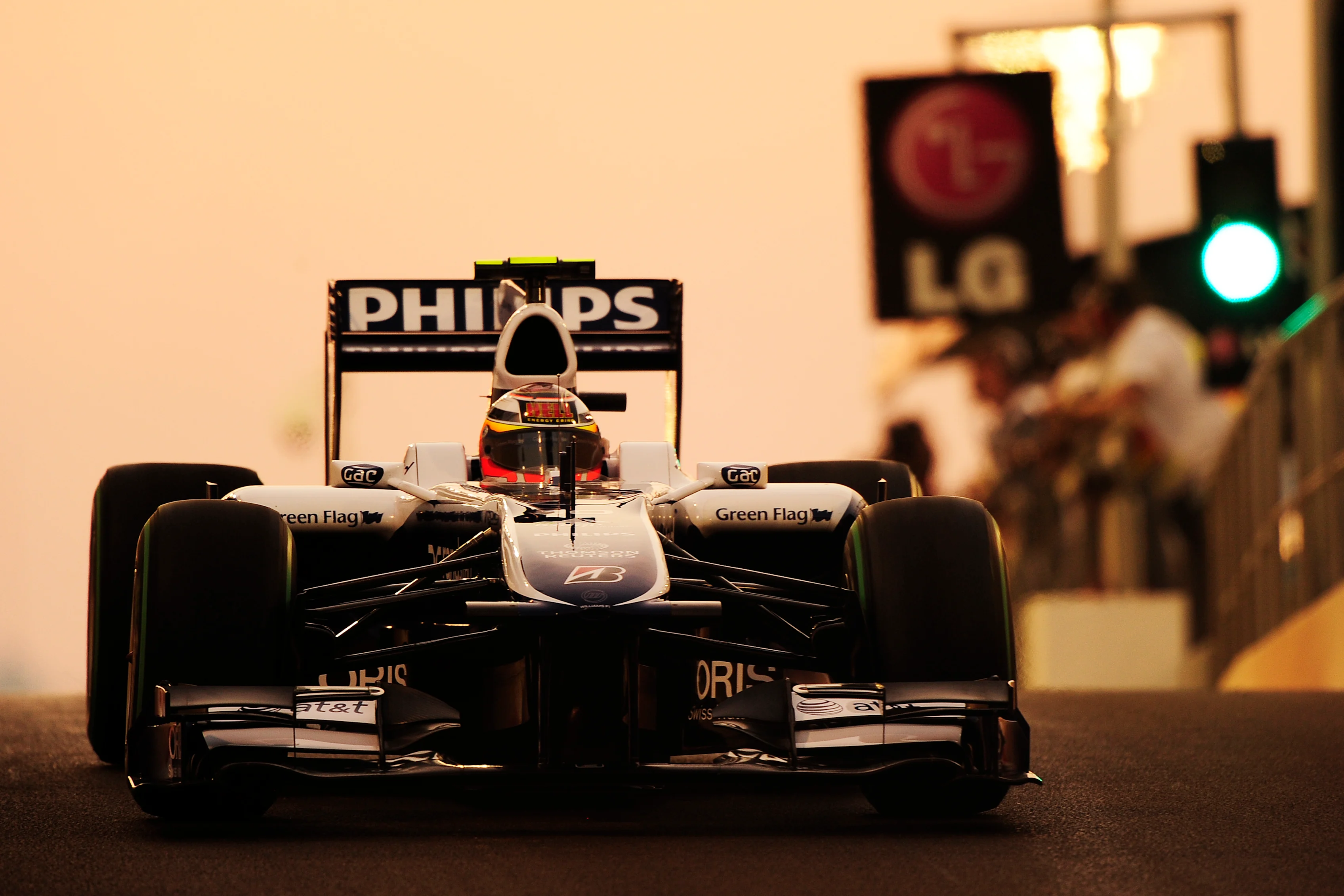 Nico Hulkenberg (GER) Williams FW32. Formula One World Championship, Rd 19, Abu Dhabi Grand