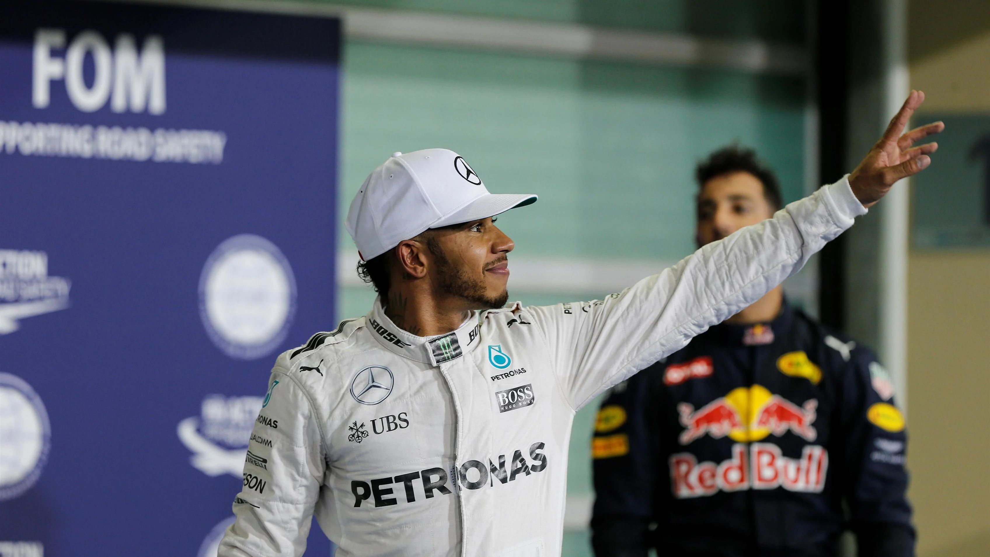 Pole sitter Lewis Hamilton (GBR) Mercedes AMG F1 celebrates in parc ferme at Formula One World Championship, Rd21, Abu Dhabi Grand Prix, Qualifying, Yas Marina Circuit, Abu Dhabi, UAE, Saturday 26 November 2016. © Sutton Images