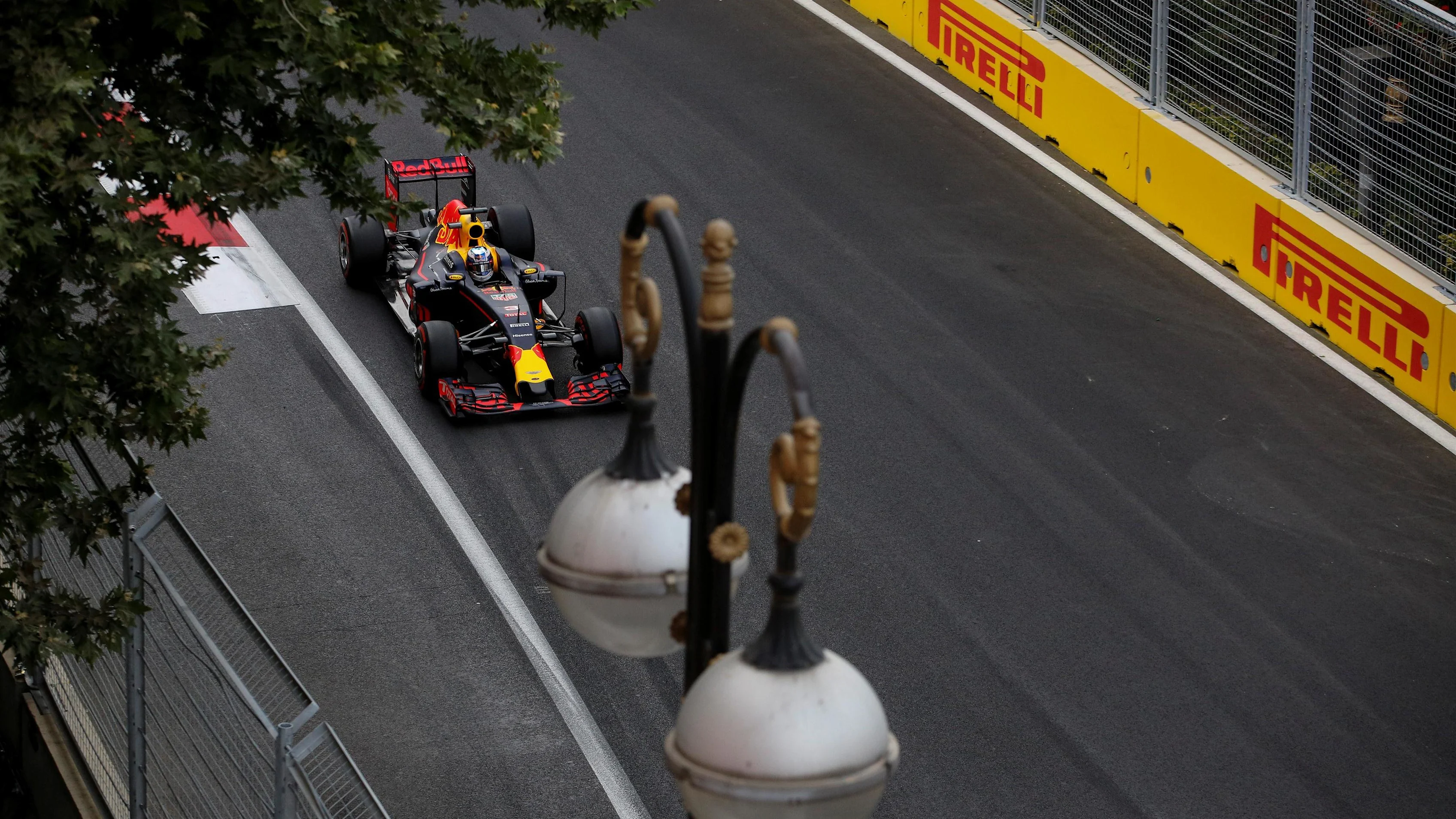 Daniel Ricciardo (AUS) Red Bull Racing RB12 at Formula One World Championship, Rd8, European Grand Prix, Qualifying, Baku City Circuit, Baku, Azerbaijan, Saturday 18 June 2016. © Sutton Images