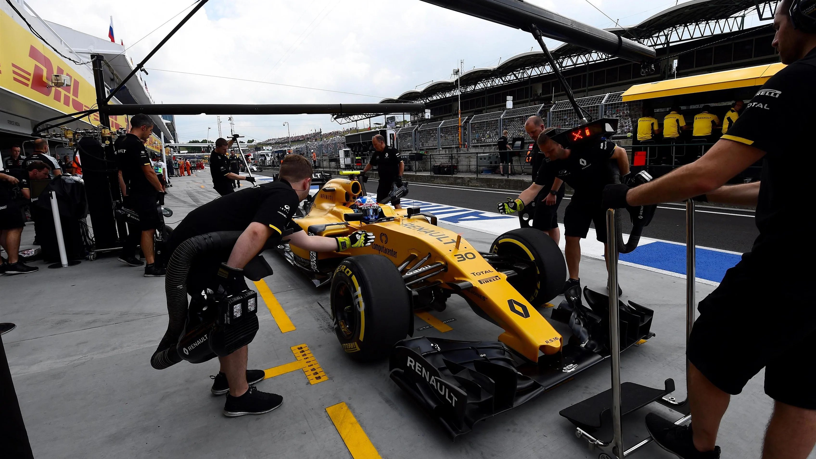 Jolyon Palmer (GBR) Renault Sport F1 Team RS16 at Formula One World Championship, Rd11, Practice, Hungaroring, Hungary, Friday 22 July 2016. © Sutton Images