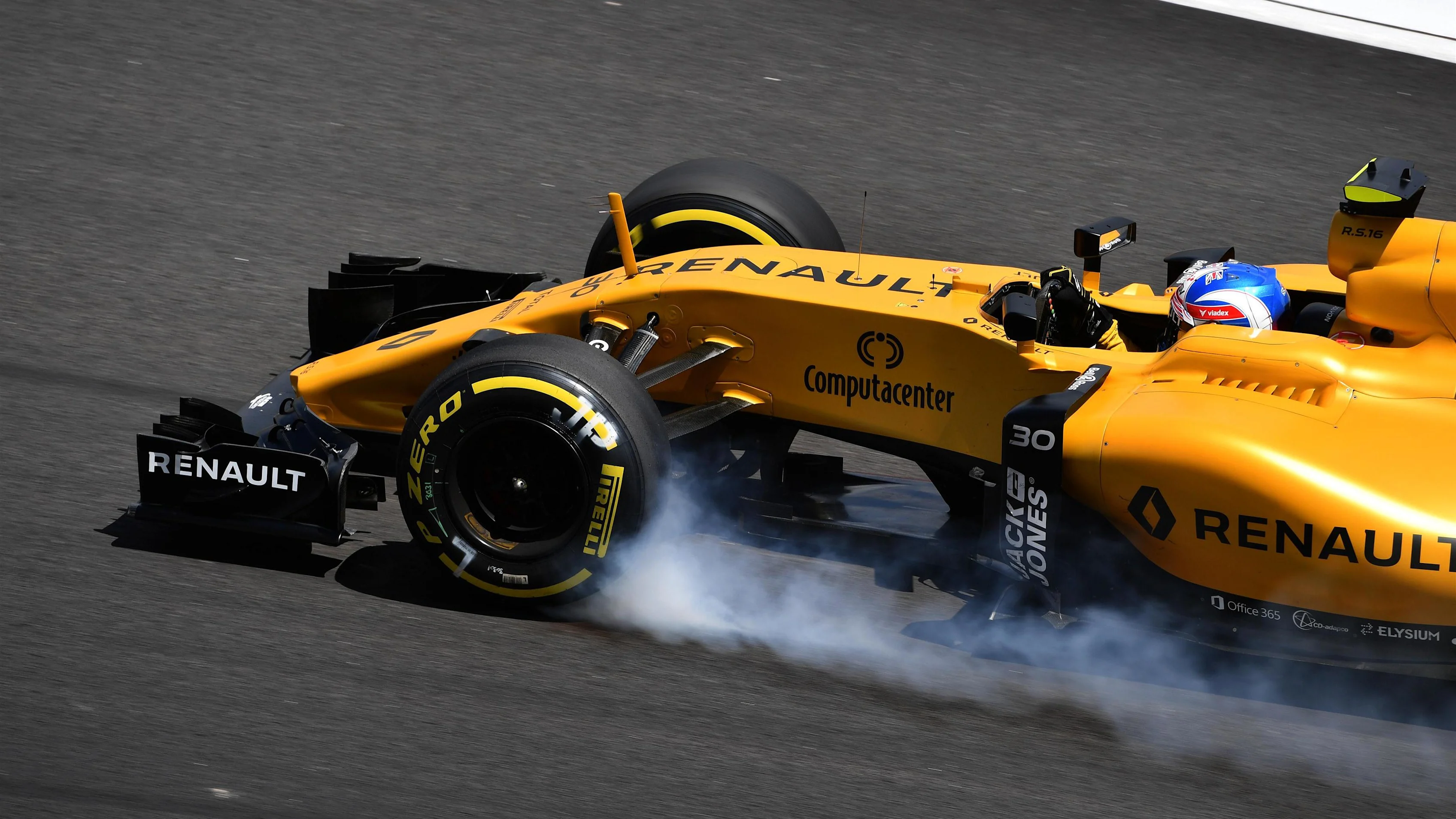 Jolyon Palmer (GBR) Renault Sport F1 Team RS16 locks up at Formula One World Championship, Rd16,