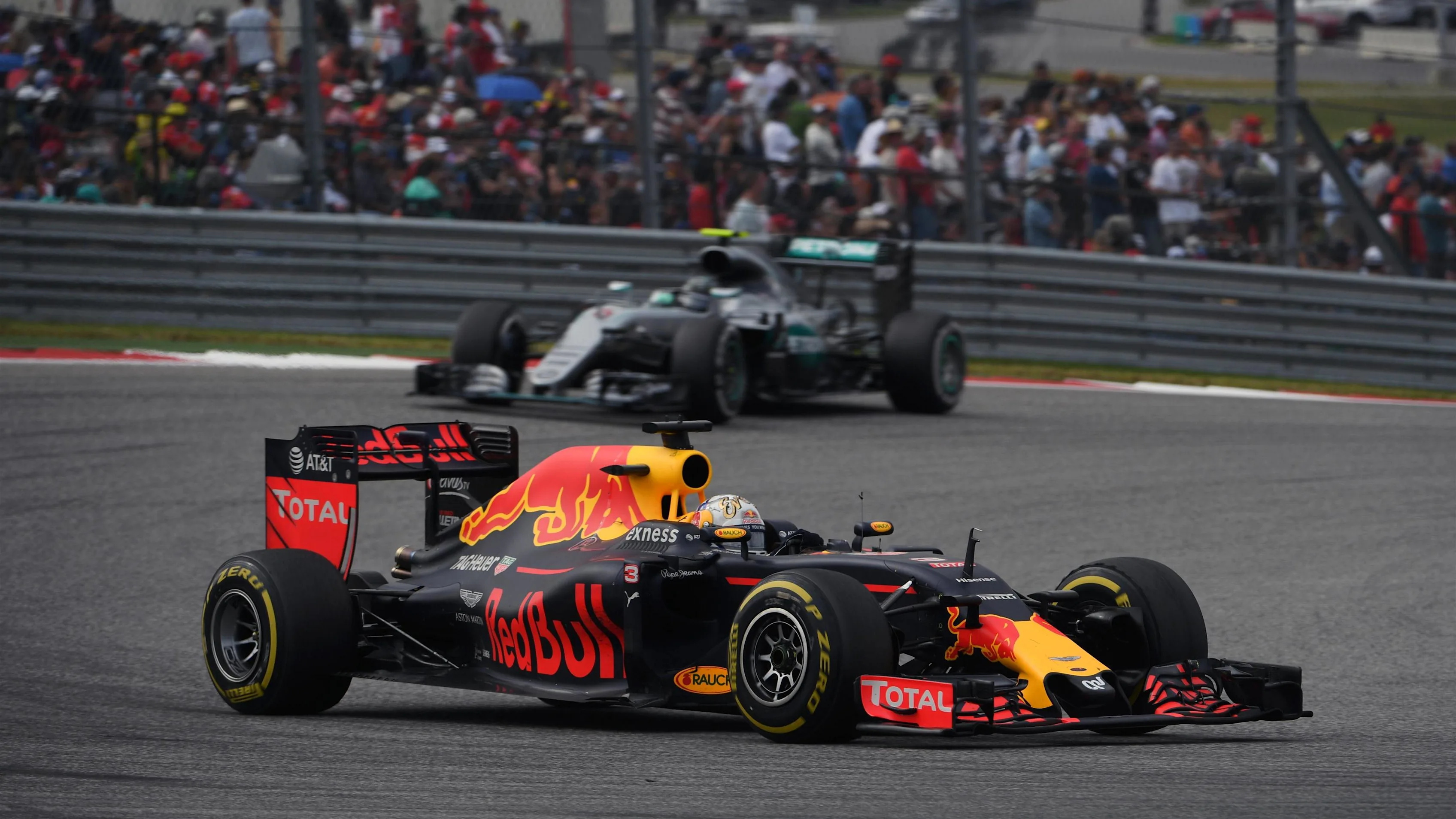 Daniel Ricciardo (AUS) Red Bull Racing RB12 at Formula One World Championship, Rd18, United States