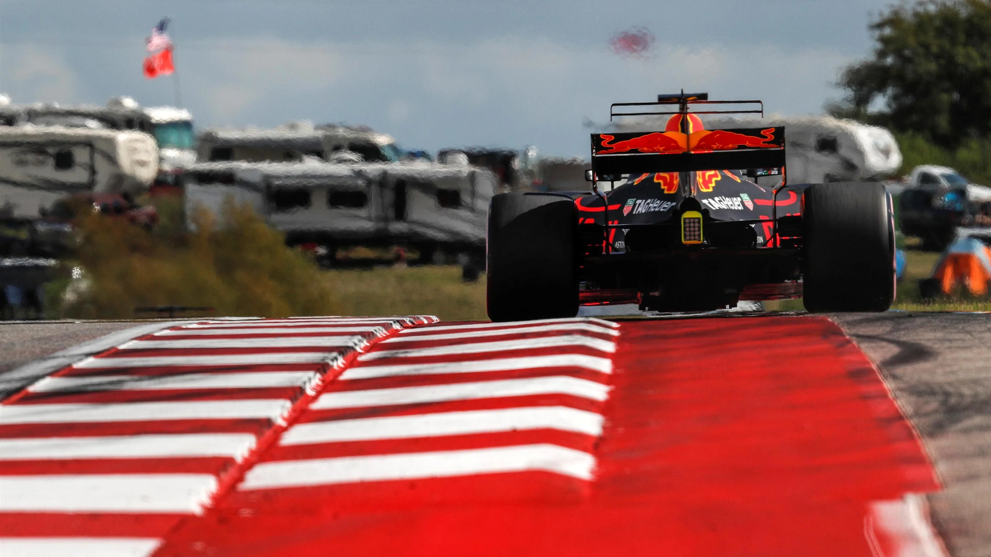 Daniel Ricciardo (AUS) Red Bull Racing RB13 at Formula One World Championship, Rd17, United States