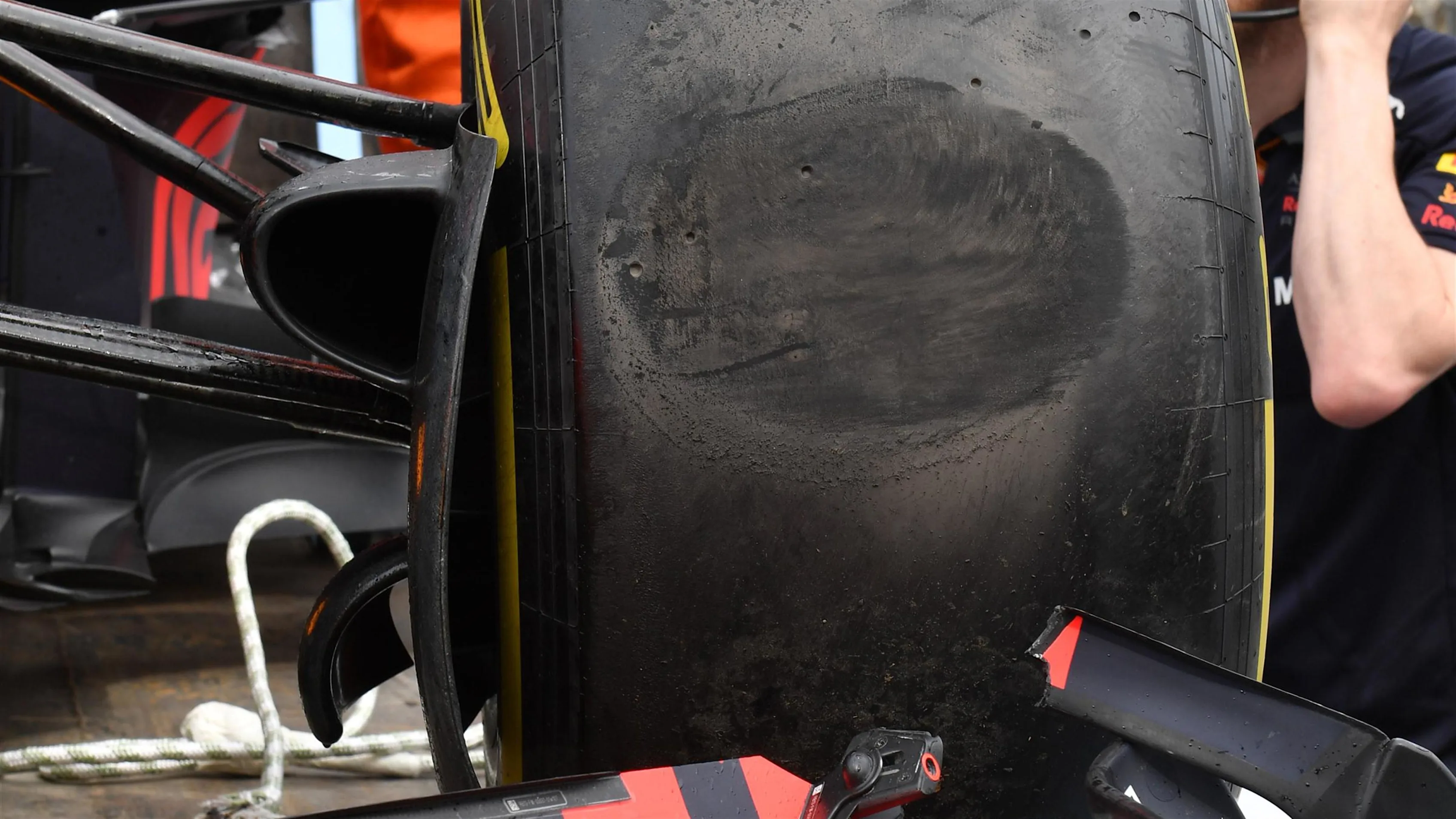 The crashed car of Max Verstappen (NED) Red Bull Racing RB14 is recovered to the pits after FP1 at