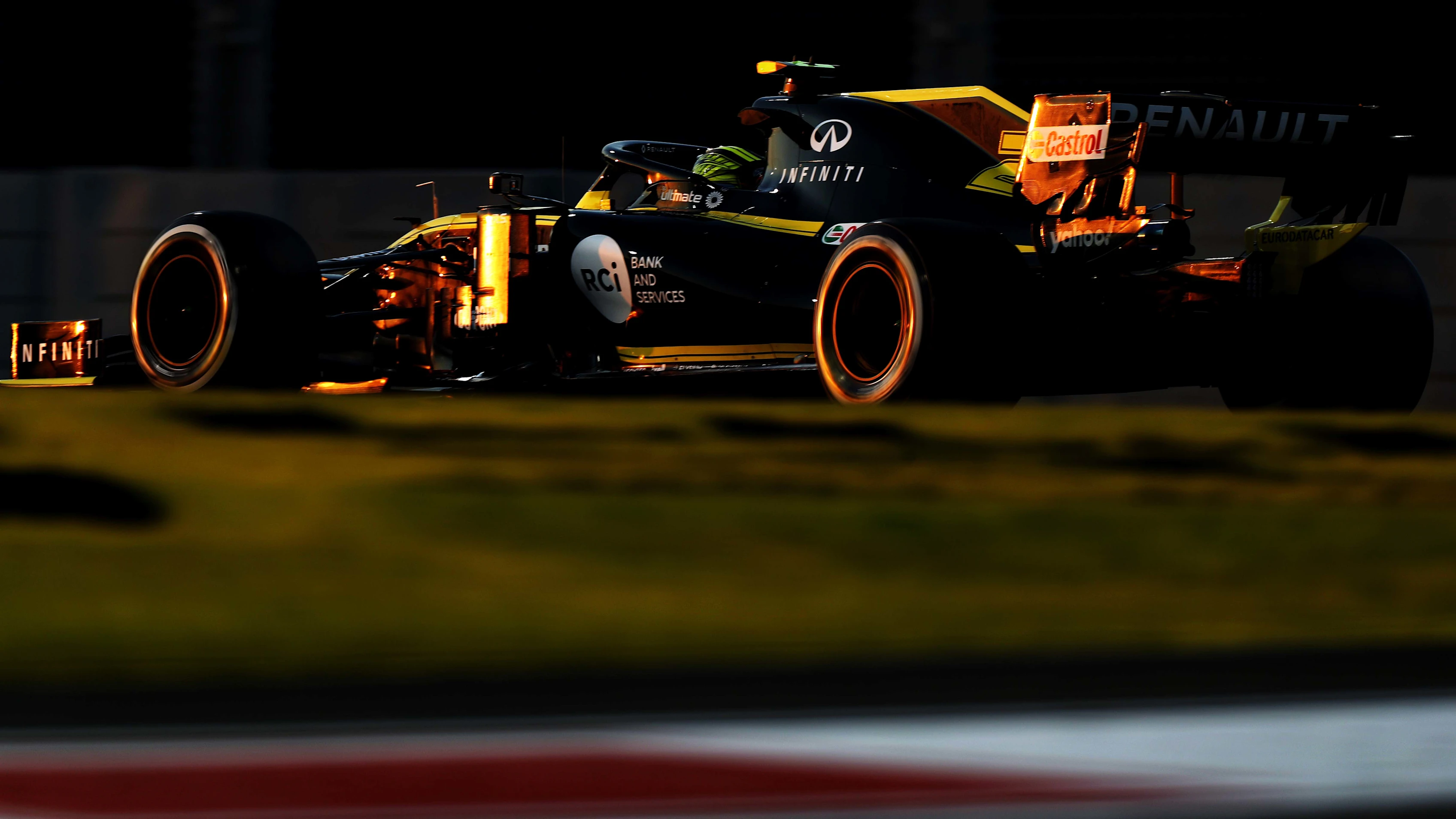 ABU DHABI, UNITED ARAB EMIRATES - NOVEMBER 29: Nico Hulkenberg of Germany driving the (27) Renault