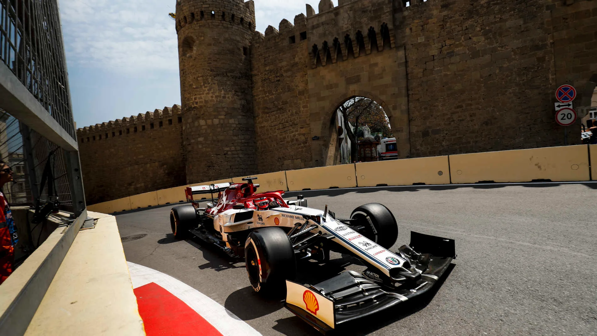 BAKU CITY CIRCUIT, AZERBAIJAN - APRIL 26: Kimi Raikkonen, Alfa Romeo Racing C38 during the Azerbaijan GP at Baku City Circuit on April 26, 2019 in Baku City Circuit, Azerbaijan. (Photo by Zak Mauger / LAT Images)