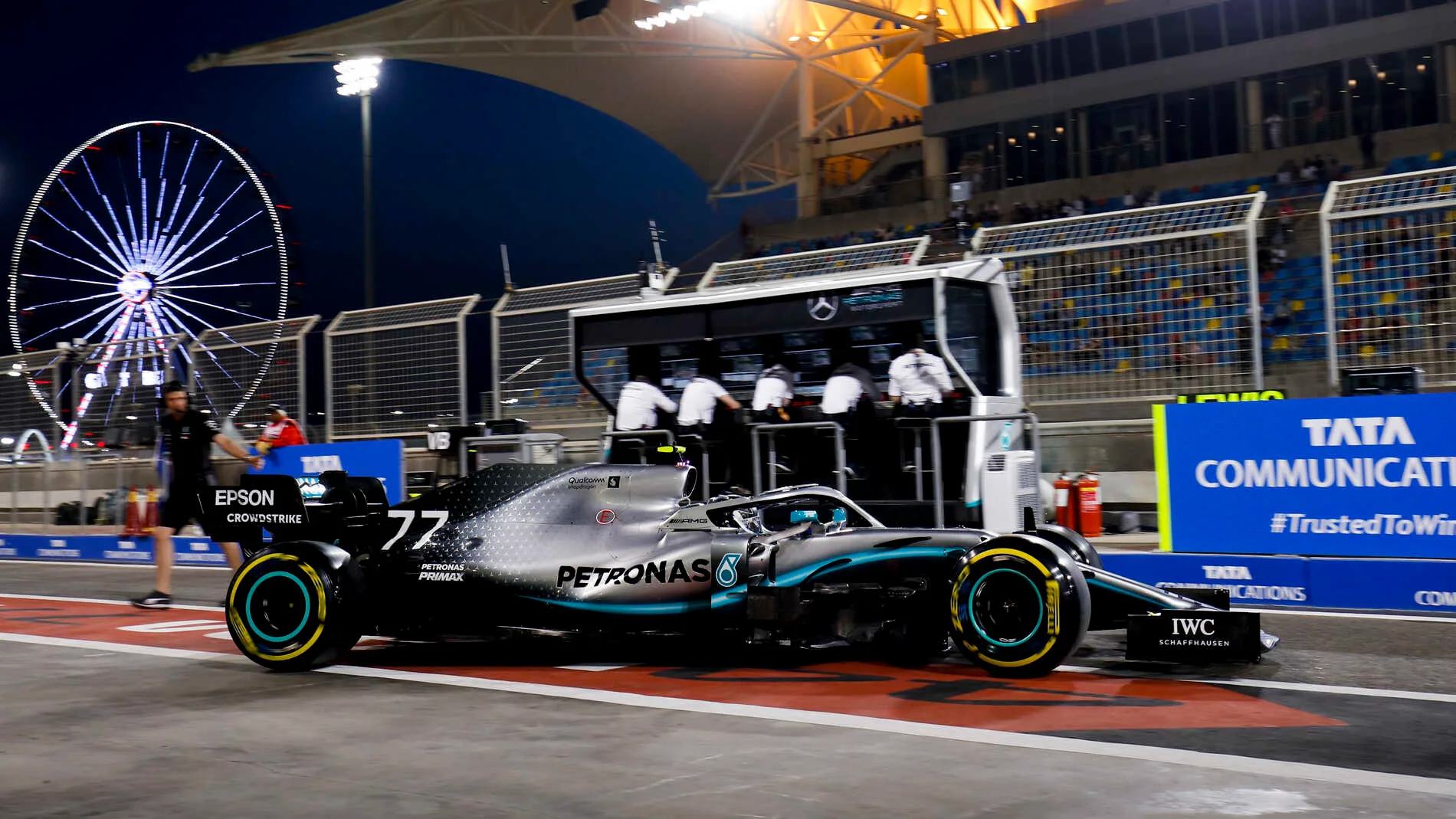 BAHRAIN INTERNATIONAL CIRCUIT, BAHRAIN - MARCH 29: Valtteri Bottas, Mercedes AMG W10 during the Bahrain GP at Bahrain International Circuit on March 29, 2019 in Bahrain International Circuit, Bahrain. (Photo by Zak Mauger / LAT Images)