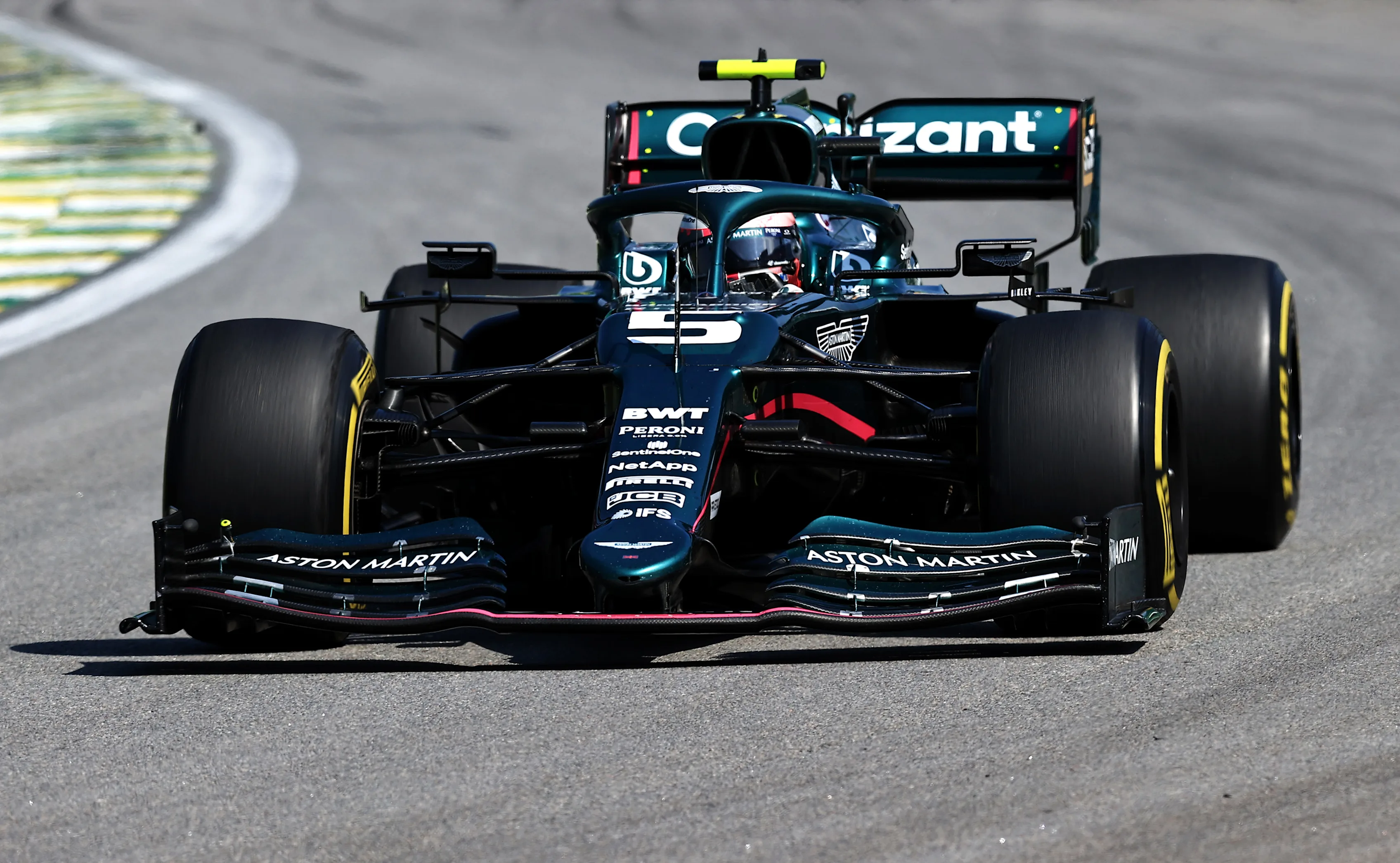 SAO PAULO, BRAZIL - NOVEMBER 14: Sebastian Vettel of Germany driving the (5) Aston Martin AMR21 Mercedes during the F1 Grand Prix of Brazil at Autodromo Jose Carlos Pace on November 14, 2021 in Sao Paulo, Brazil. (Photo by Buda Mendes/Getty Images)