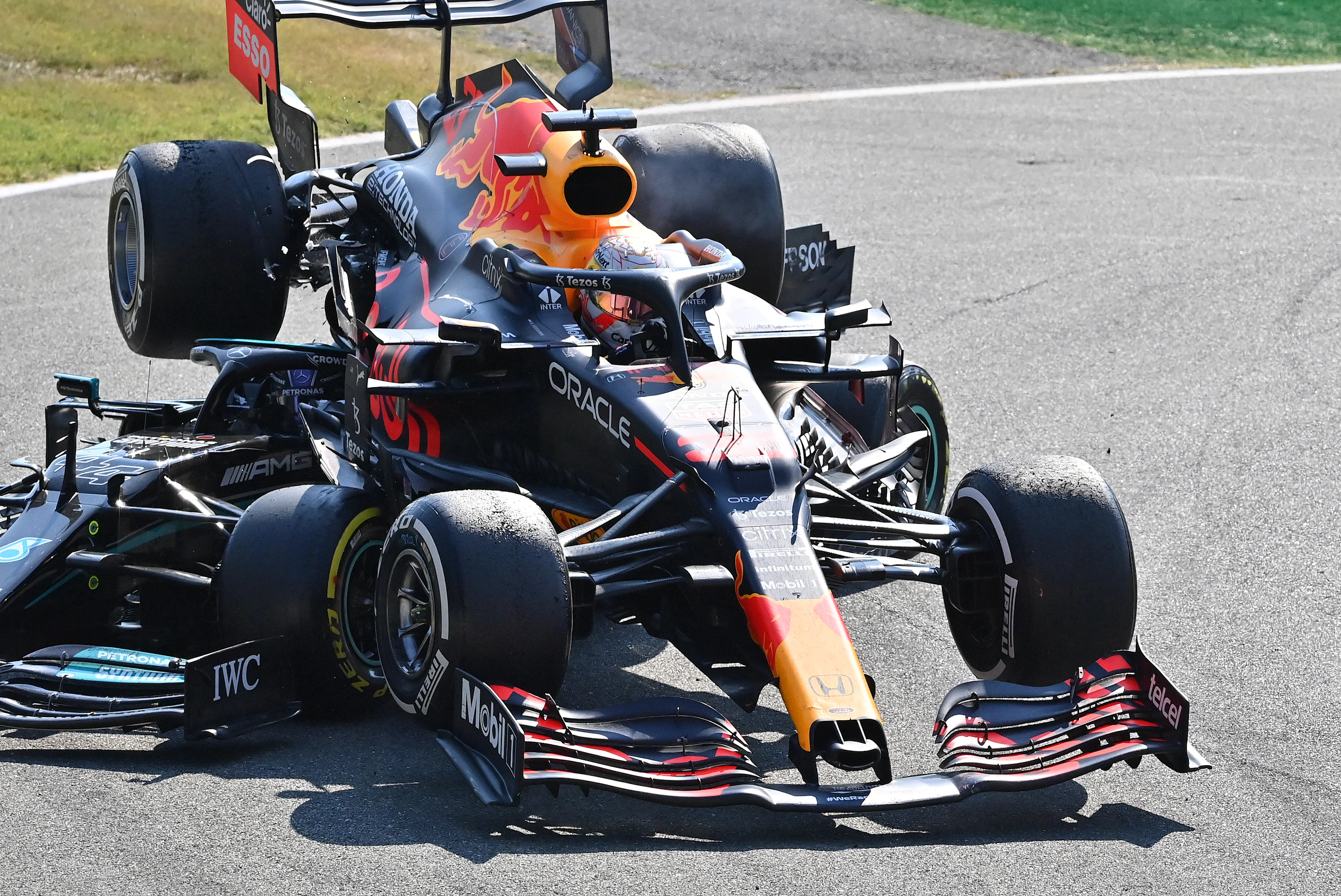 MONZA, ITALY - SEPTEMBER 12: Max Verstappen of the Netherlands driving the (33) Red Bull Racing