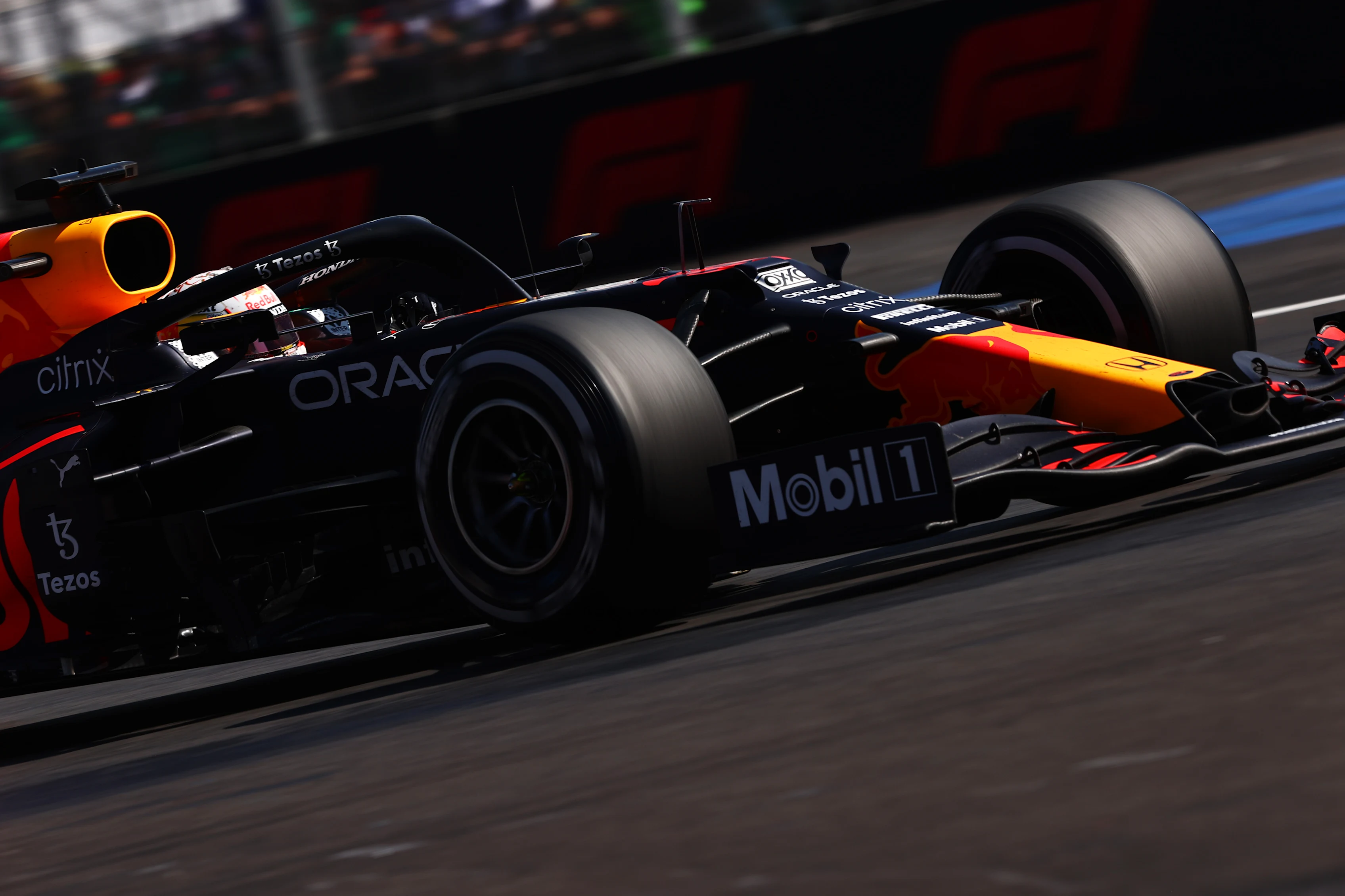 MEXICO CITY, MEXICO - NOVEMBER 07: Max Verstappen of the Netherlands driving the (33) Red Bull