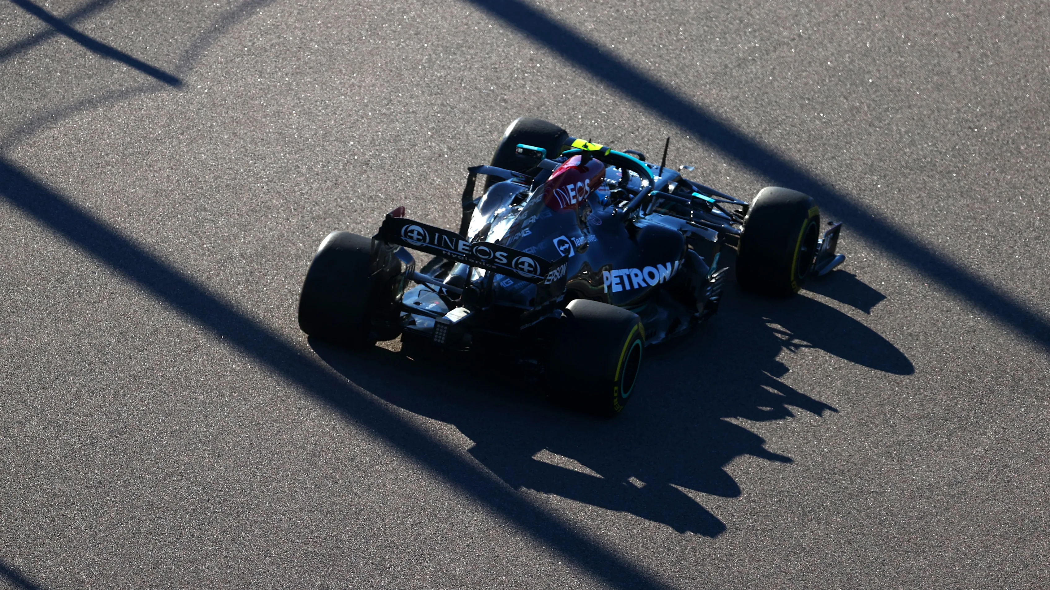 SOCHI, RUSSIA - SEPTEMBER 24: Valtteri Bottas of Finland driving the (77) Mercedes AMG Petronas F1 Team Mercedes W12 during practice ahead of the F1 Grand Prix of Russia at Sochi Autodrom on September 24, 2021 in Sochi, Russia. (Photo by Dan Istitene - Formula 1/Formula 1 via Getty Images)