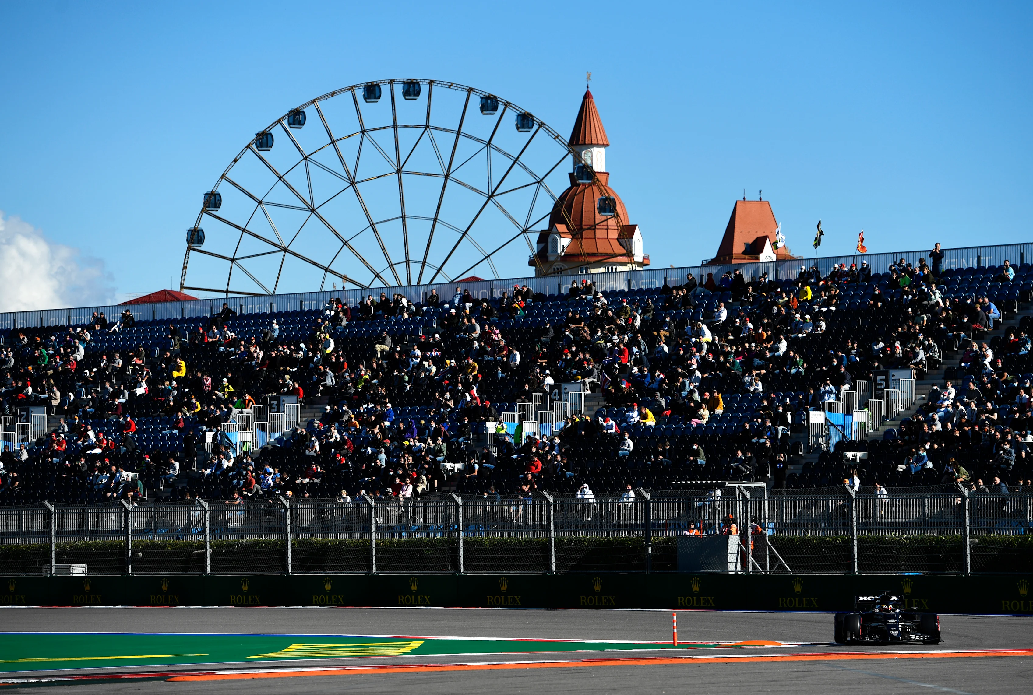SOCHI, RUSSIA - SEPTEMBER 24: Yuki Tsunoda of Japan driving the (22) Scuderia AlphaTauri AT02 Honda