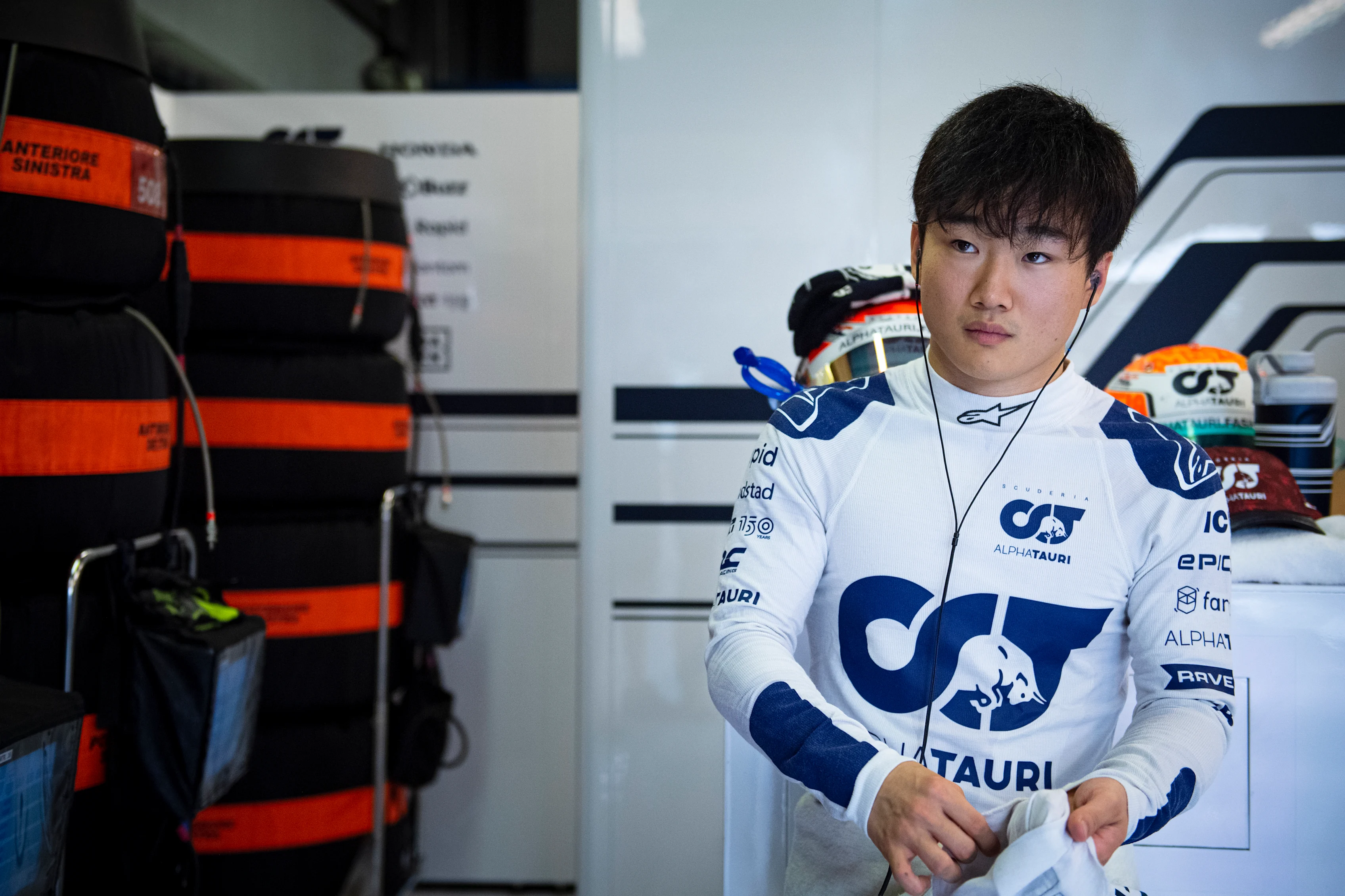 ABU DHABI, UNITED ARAB EMIRATES - NOVEMBER 19: Yuki Tsunoda of Japan and Scuderia AlphaTauri