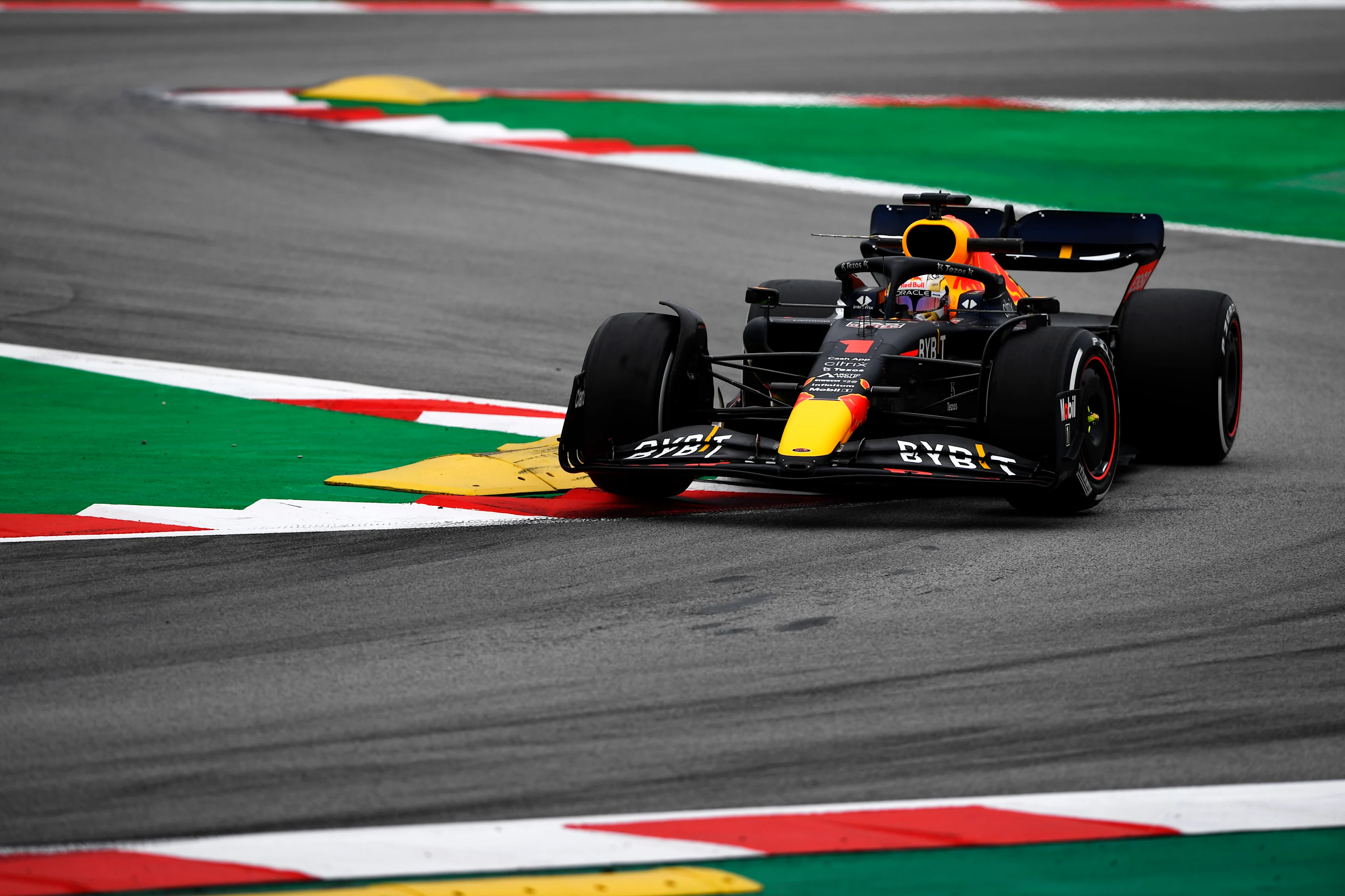 BARCELONA, SPAIN - FEBRUARY 25: Max Verstappen of the Netherlands driving the (1) Oracle Red Bull Racing RB18 during Day Three of F1 Testing at Circuit de Barcelona-Catalunya on February 25, 2022 in Barcelona, Spain. (Photo by Rudy Carezzevoli/Getty Images)