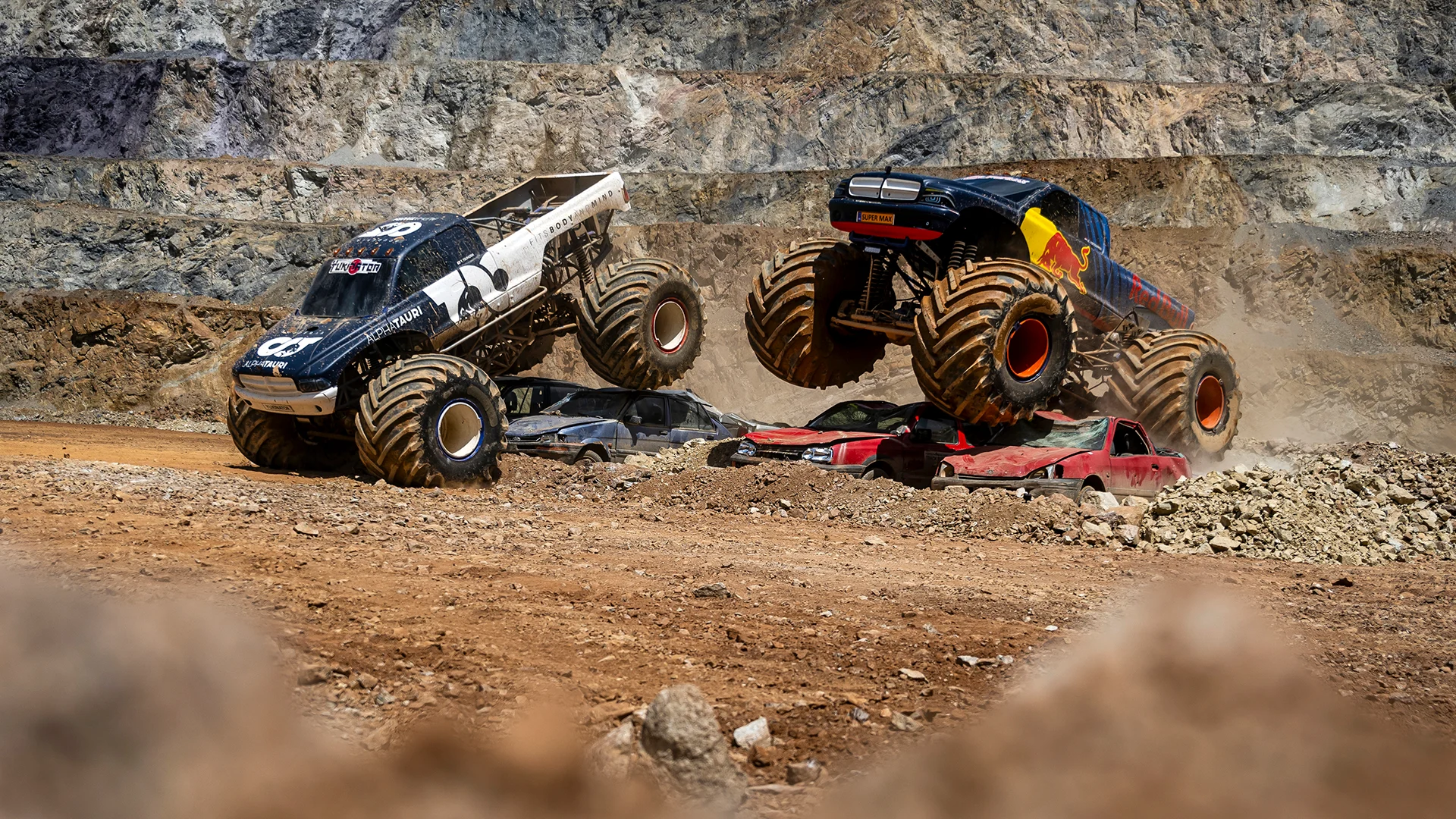 tsunoda-verstappen-mega-trucks.png
