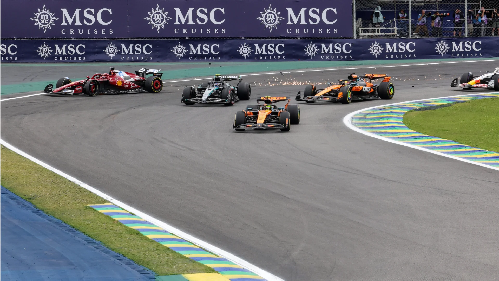 SAO PAULO, BRAZIL - NOVEMBER 09: Gabriel Bortoleto of Brazil and Stake F1 Team Kick Sauber gets out