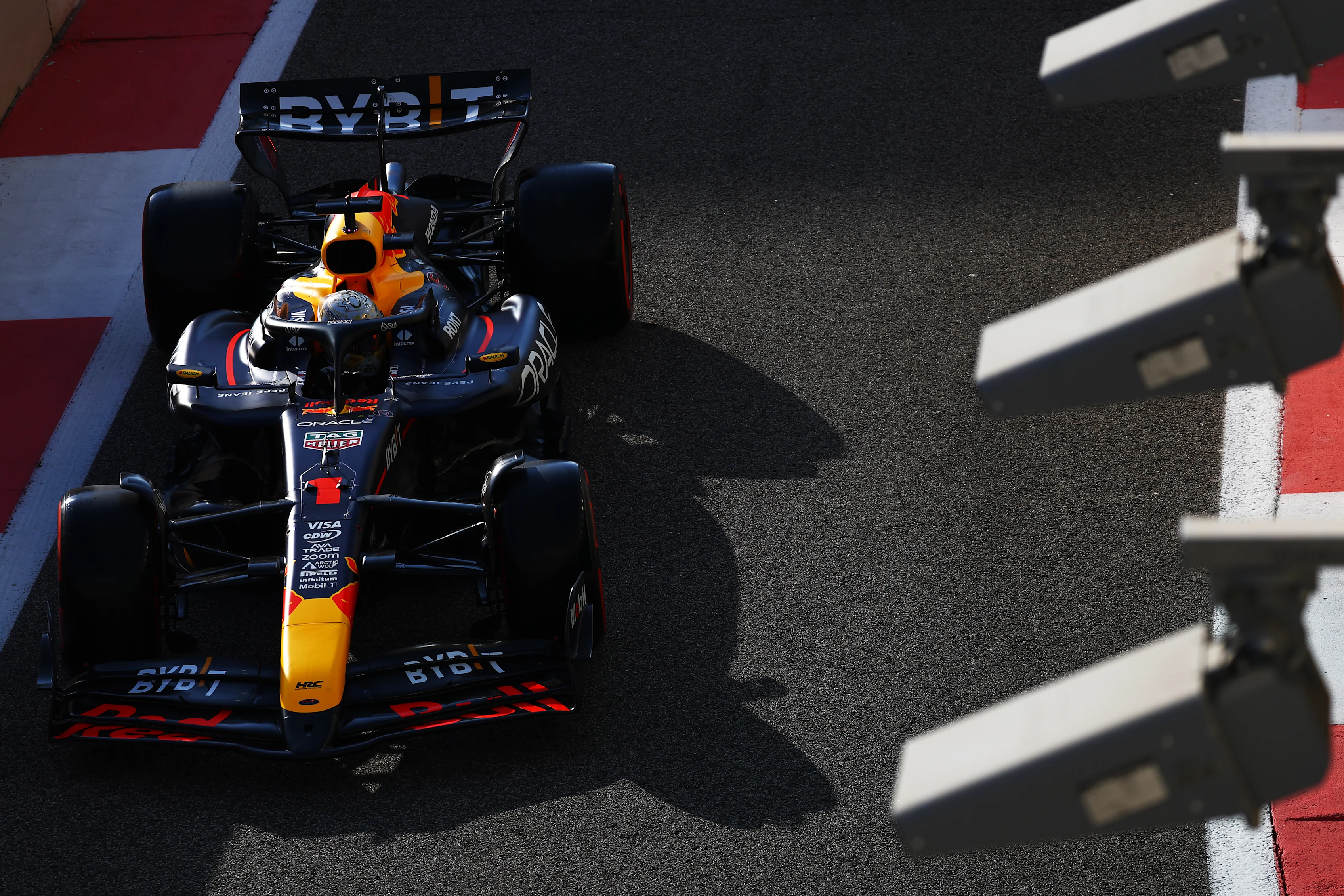 ABU DHABI, UNITED ARAB EMIRATES - DECEMBER 07: Max Verstappen of the Netherlands driving the (1)