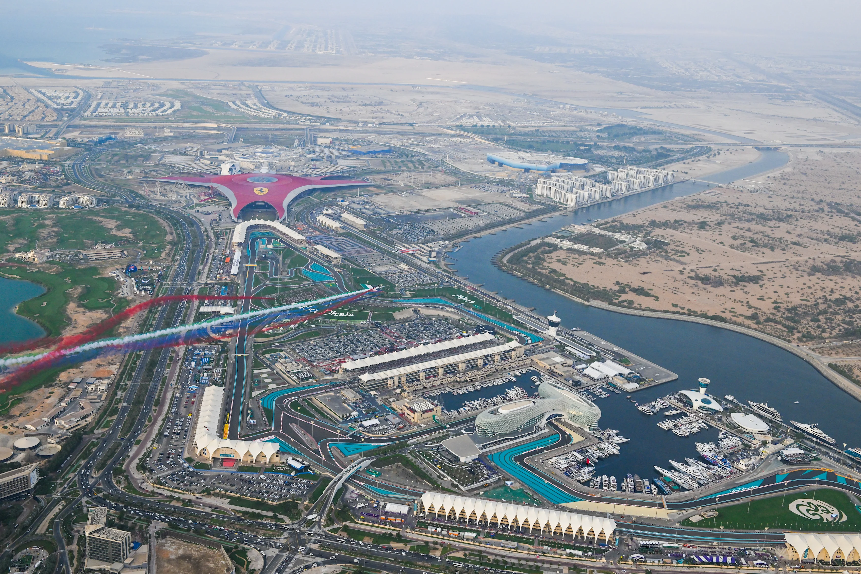 YAS MARINA CIRCUIT, UNITED ARAB EMIRATES - NOVEMBER 20: Aerial during the Abu Dhabi GP at Yas